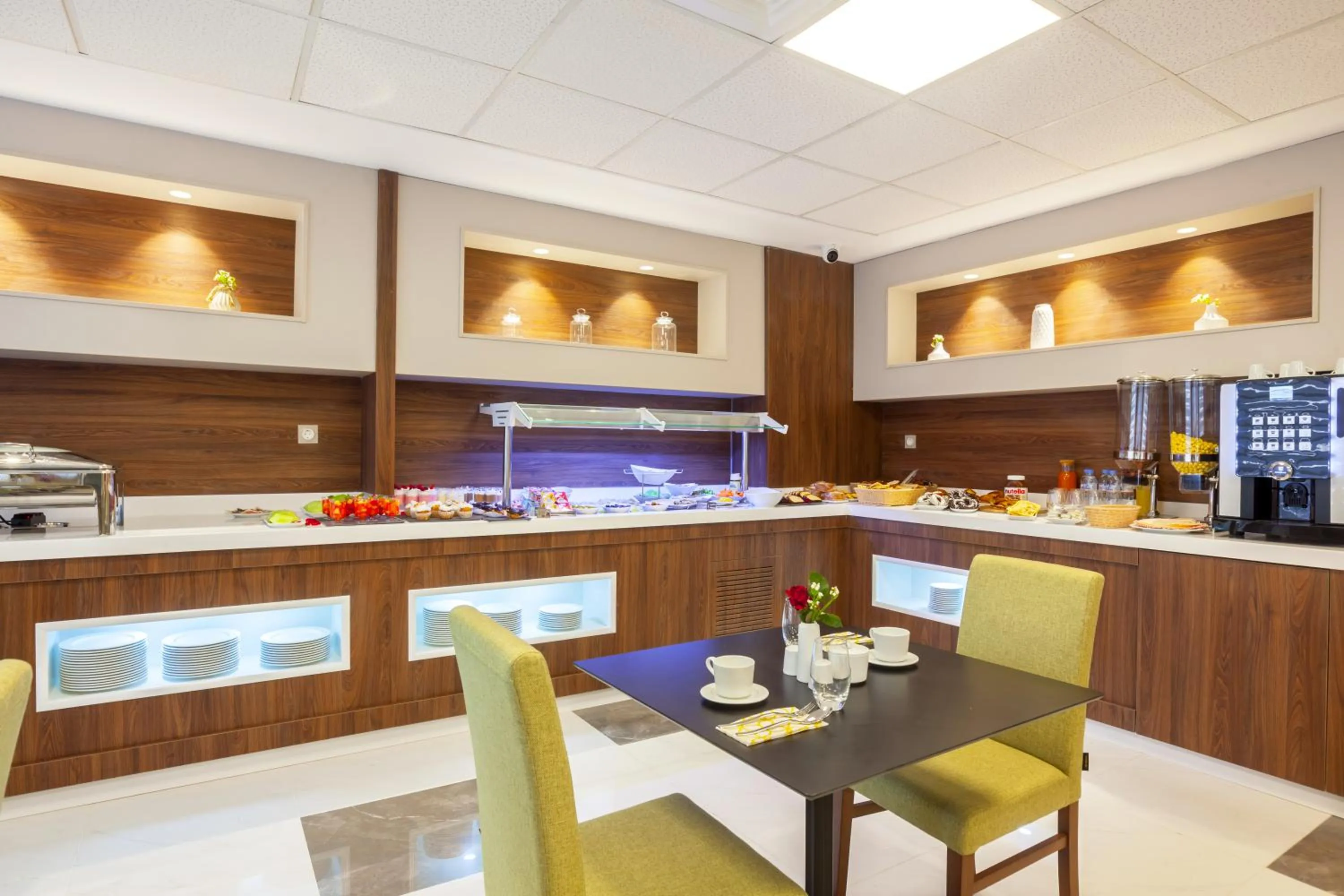 Restaurant/places to eat in IBIRIS