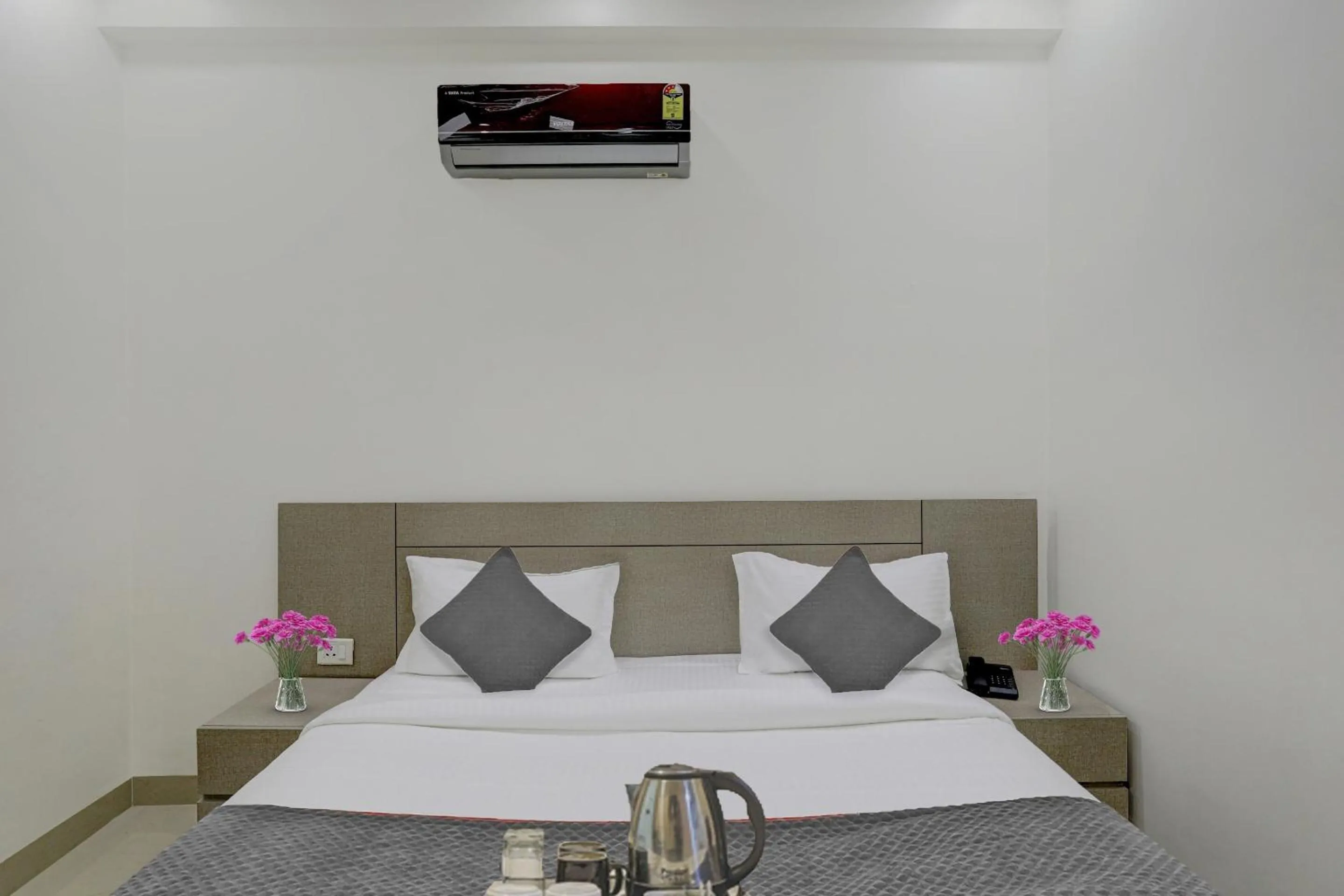 Lobby or reception, Bed in Super Four Seasons