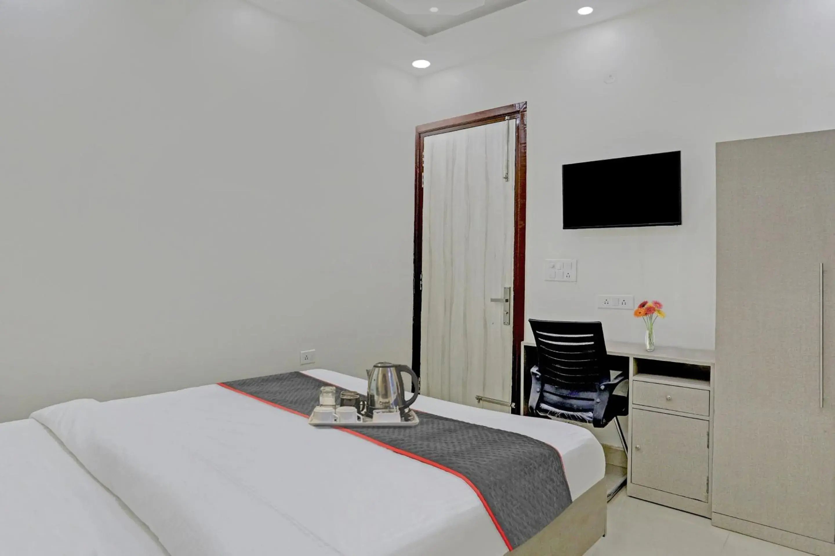 Lobby or reception, Bed in Super Four Seasons Lobby or reception, Bed in Super Four Seasons