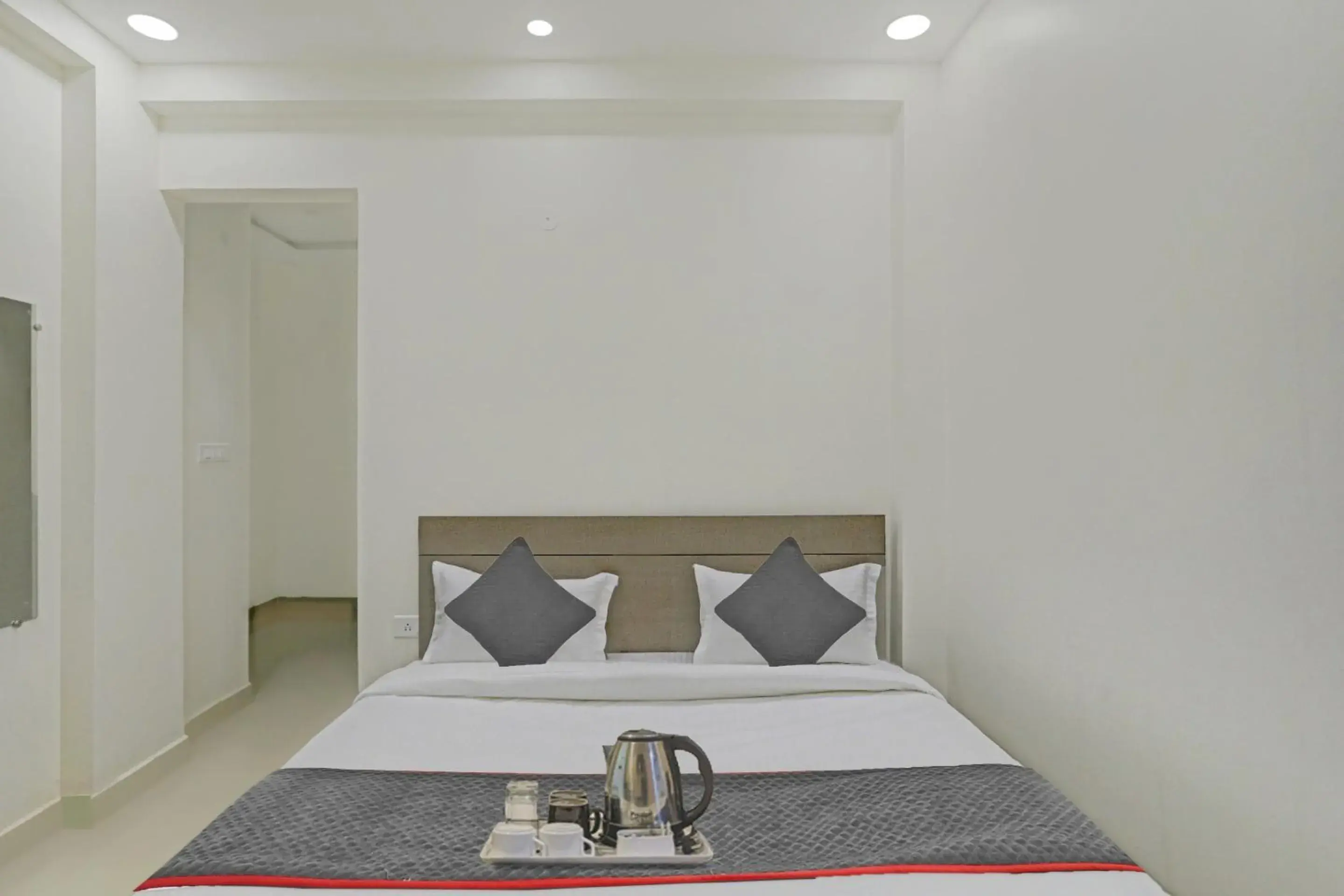 Lobby or reception, Bed in Super Four Seasons Lobby or reception, Bed in Super Four Seasons