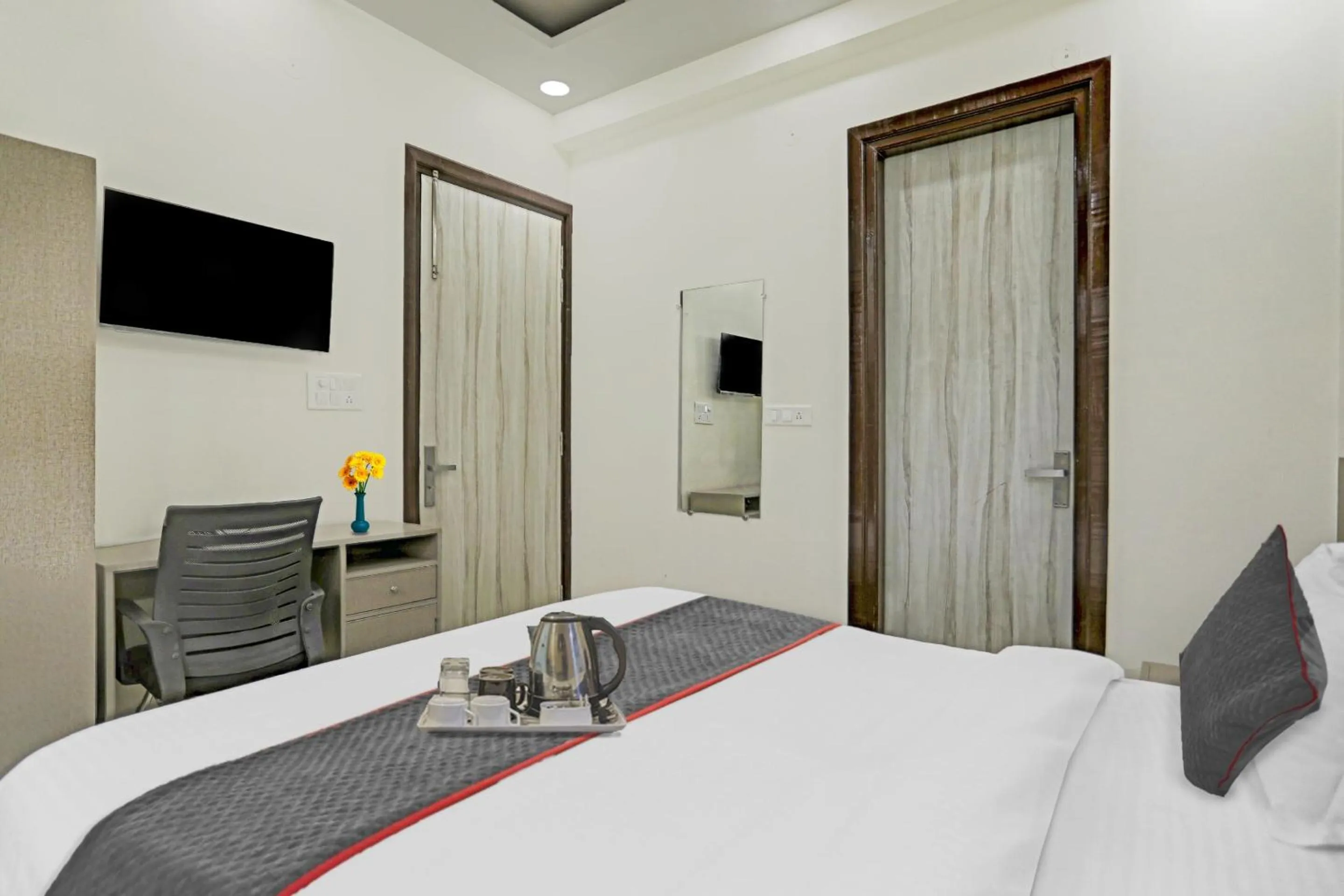 Bedroom, Bed in Super Four Seasons