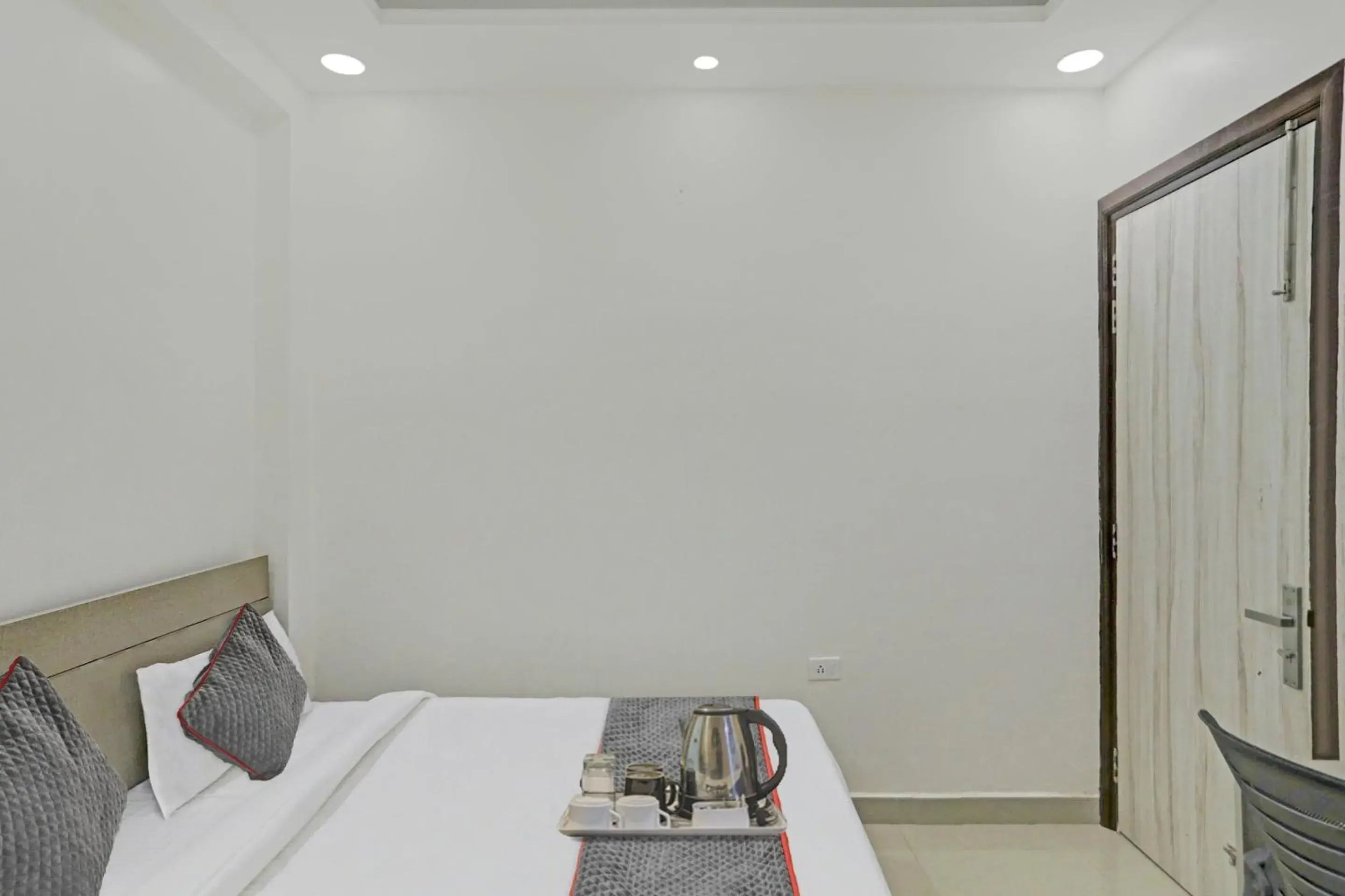 Bedroom, Bed in Super Four Seasons Bedroom, Bed in Super Four Seasons