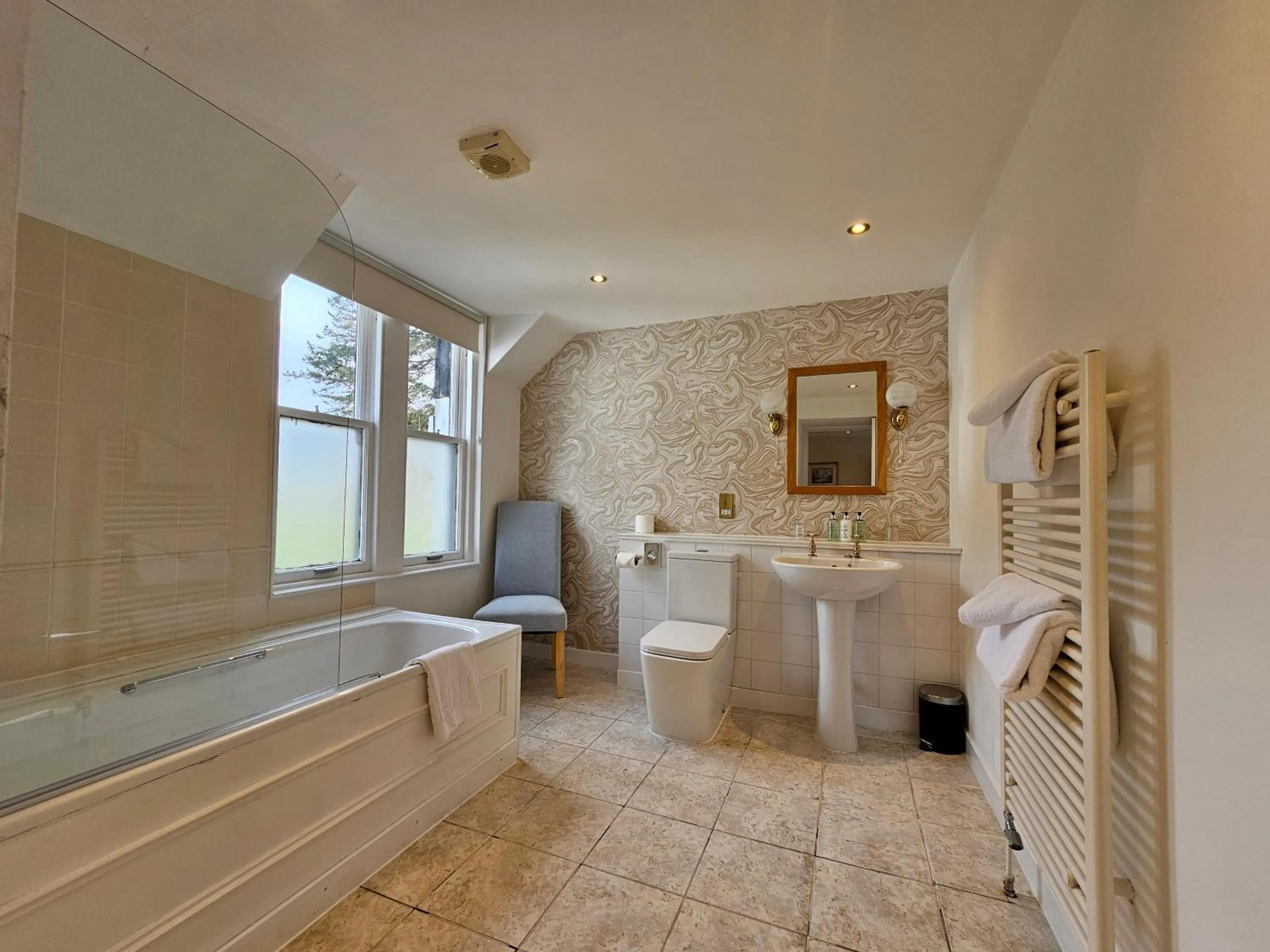 Bathroom in Taychreggan, Signature Collection by Eight Continents