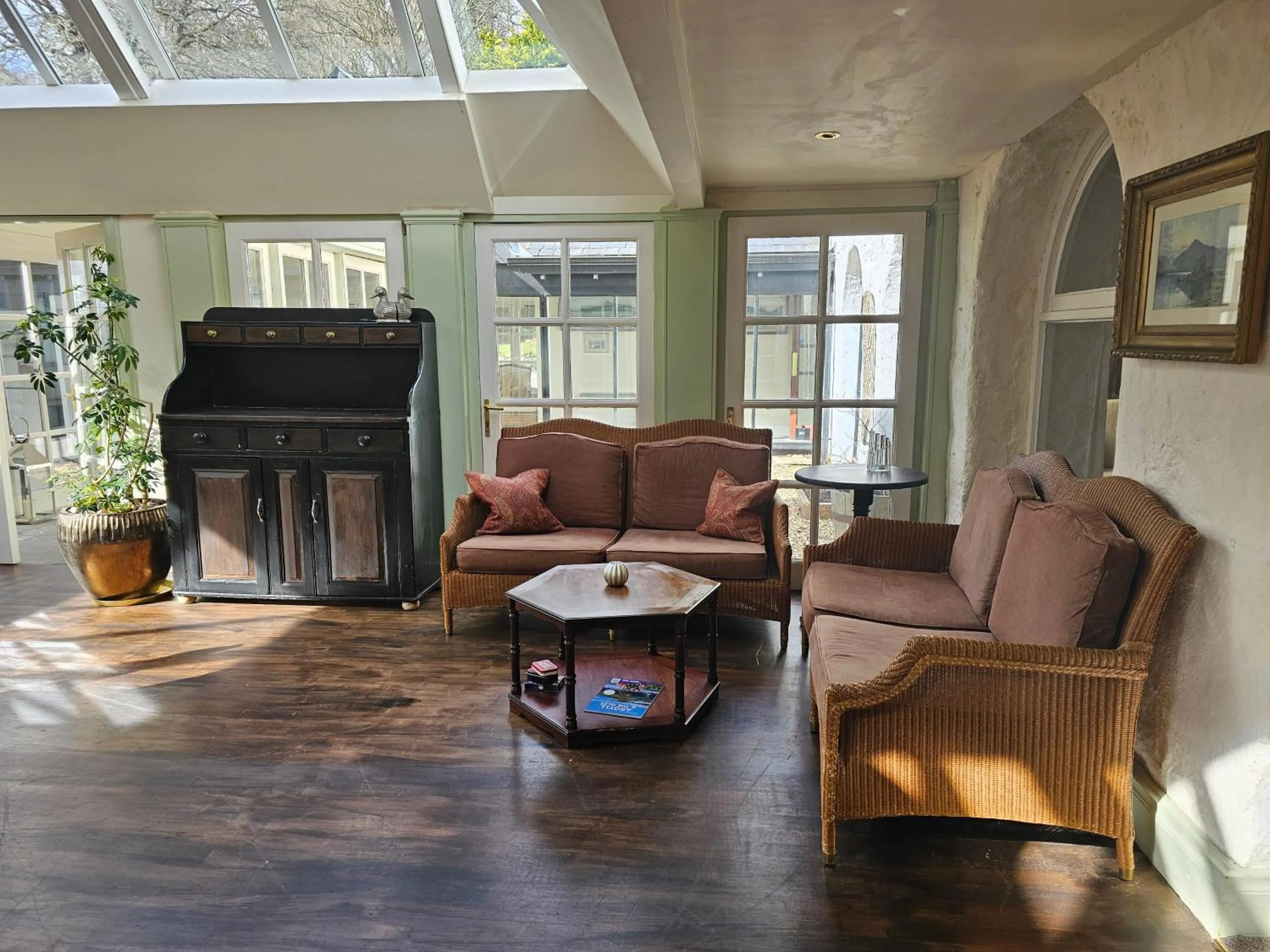 Lounge or bar in Taychreggan, Signature Collection by Eight Continents