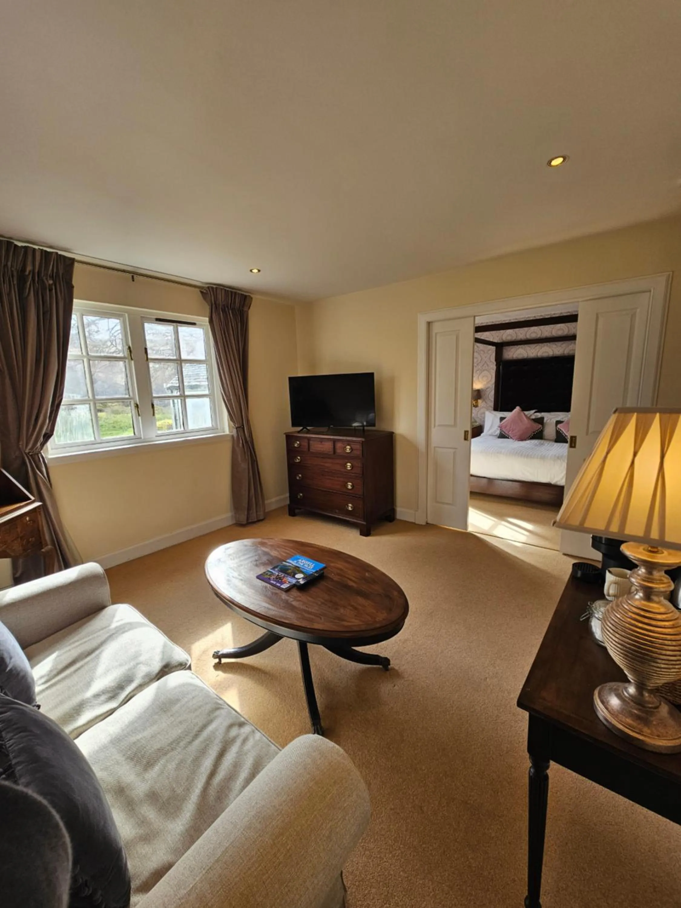 Living room, Bed in Taychreggan, Signature Collection by Eight Continents