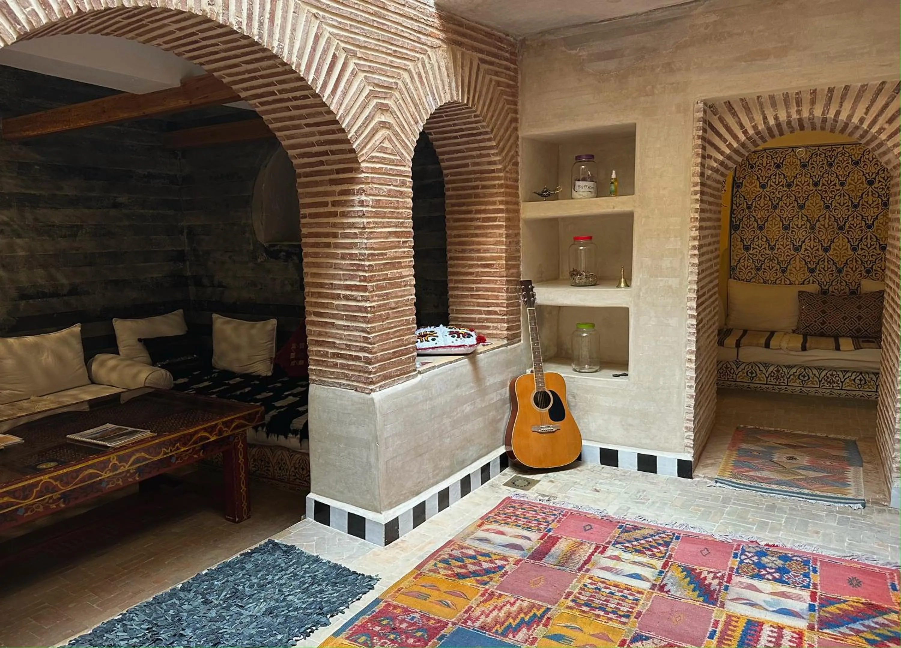 Riad Hna Ben Saleh - Traditional Guest House near Jemaa el-Fnaa Square