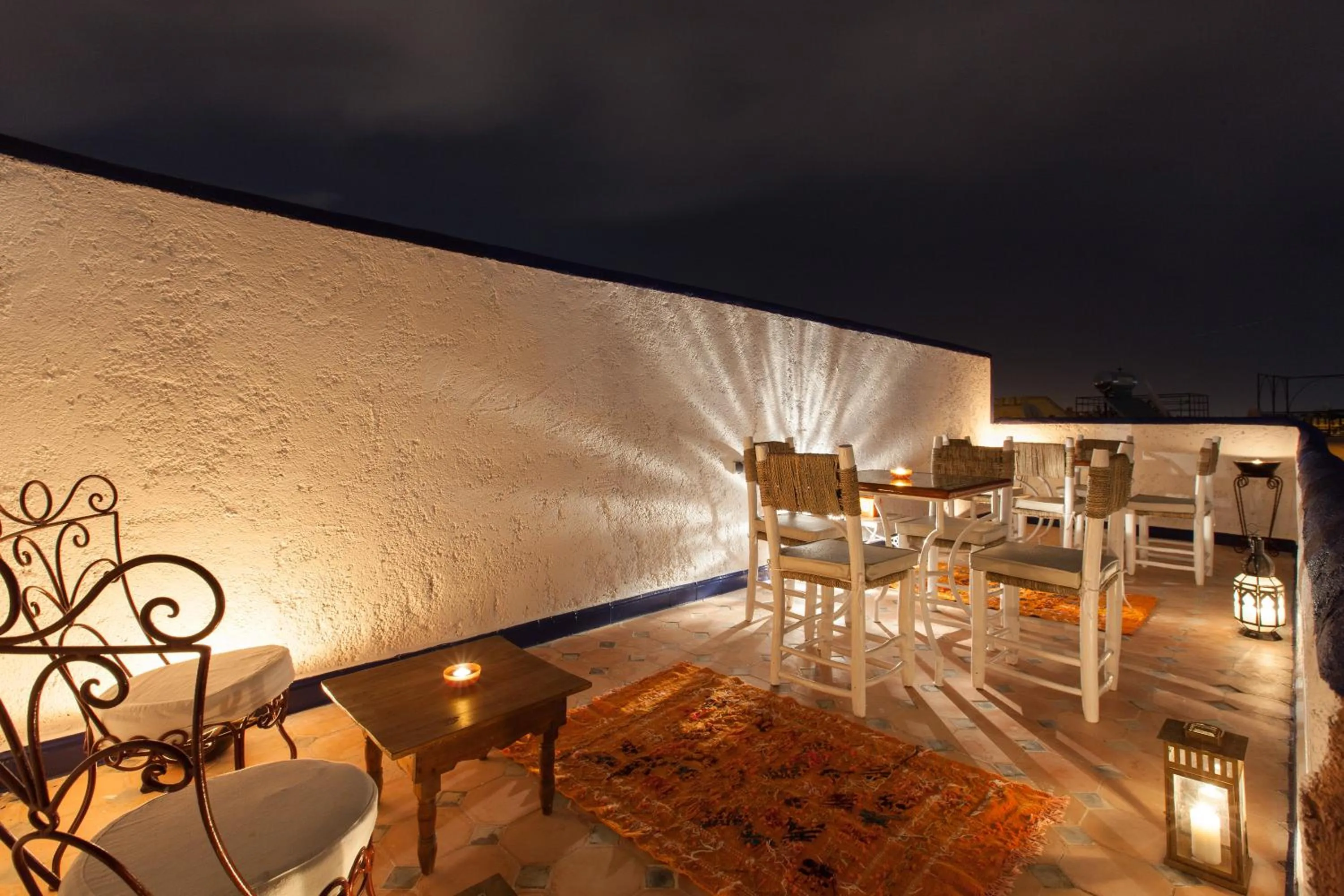 Restaurant/places to eat in Riad Hna Ben Saleh - Traditional Guest House near Jemaa el-Fnaa Square