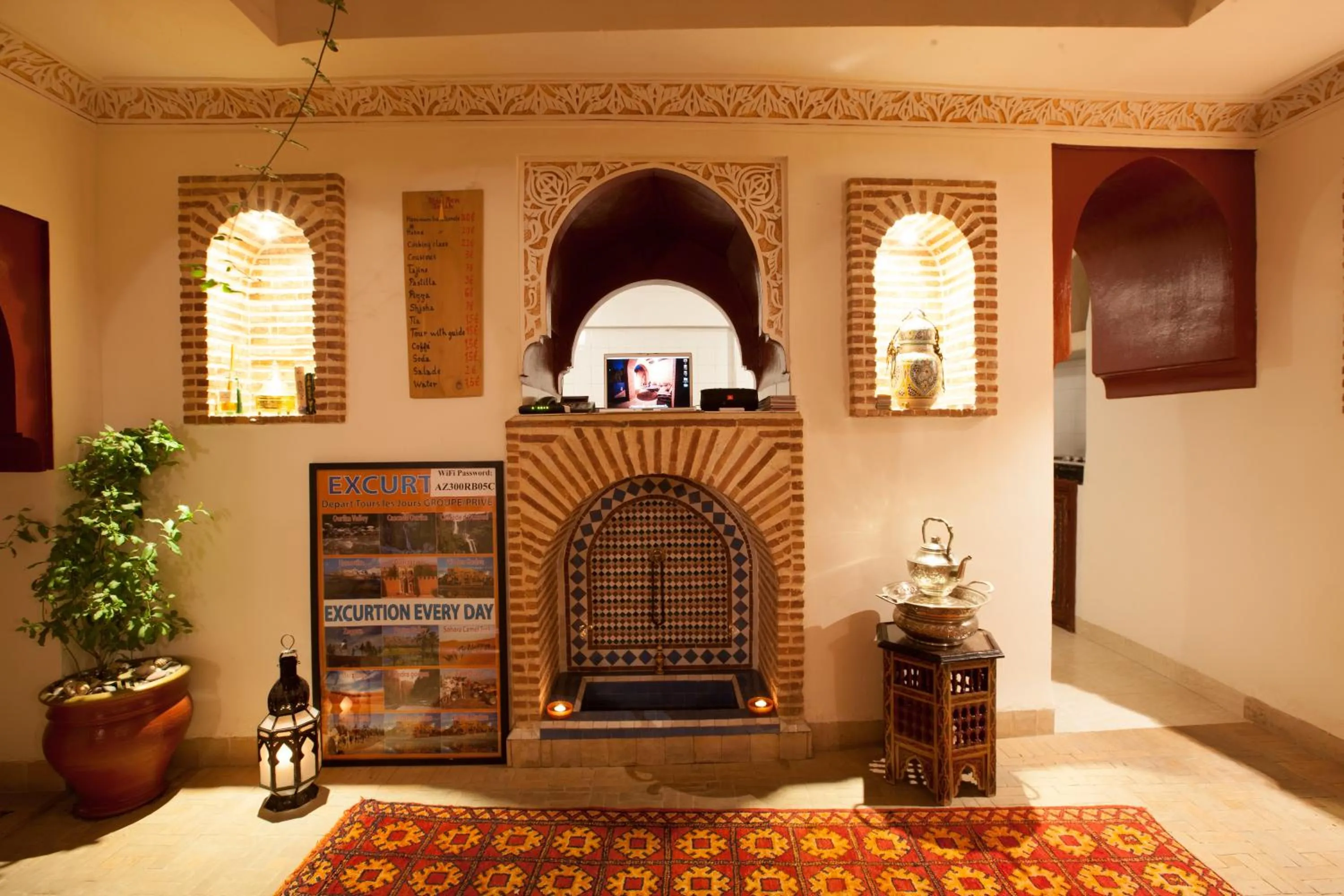 Patio in Riad Hna Ben Saleh - Traditional Guest House near Jemaa el-Fnaa Square
