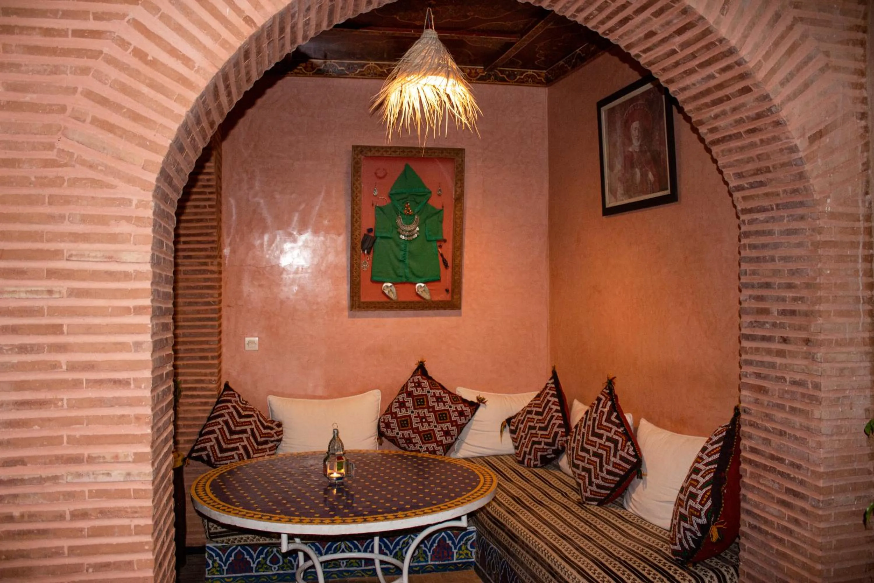 Riad Hna Ben Saleh - Traditional Guest House near Jemaa el-Fnaa Square