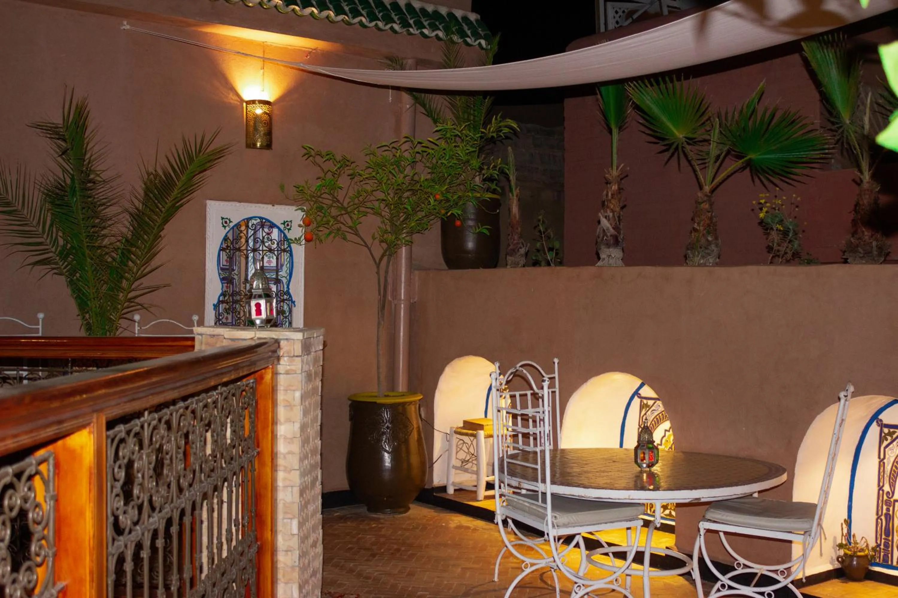 Riad Hna Ben Saleh - Traditional Guest House near Jemaa el-Fnaa Square