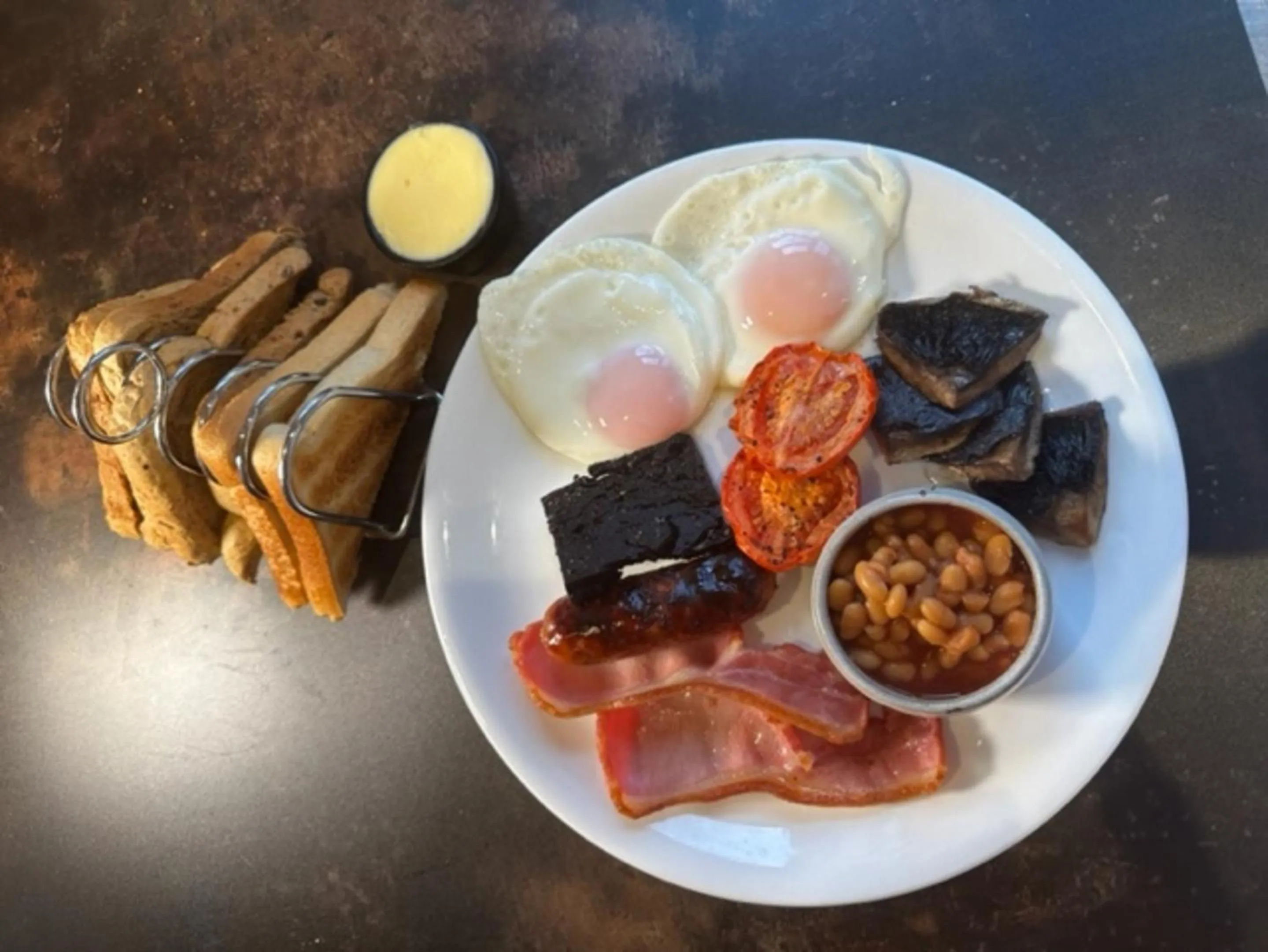 Breakfast in Brickfields Farm