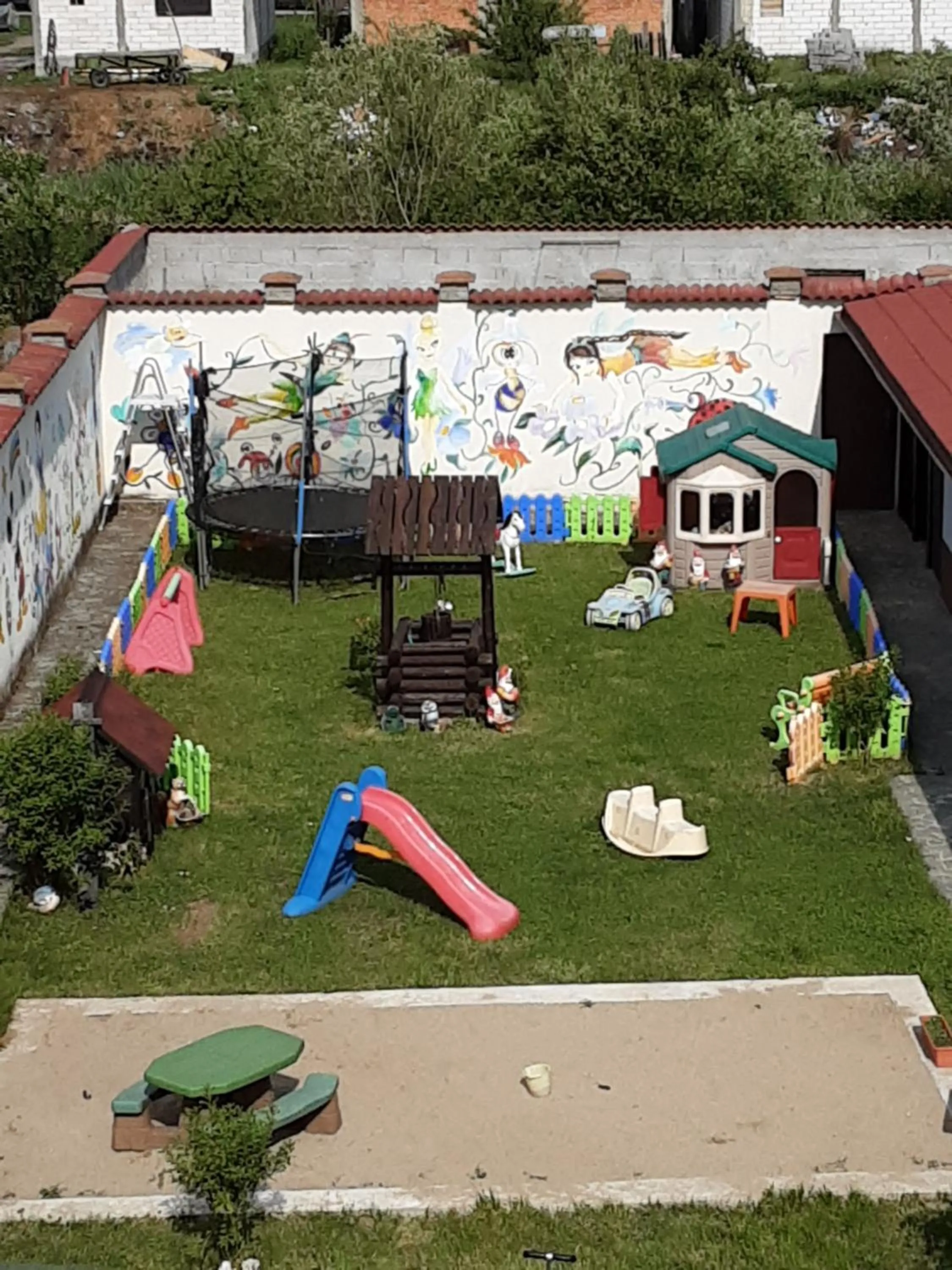 Garden in Pensiunea Giovani