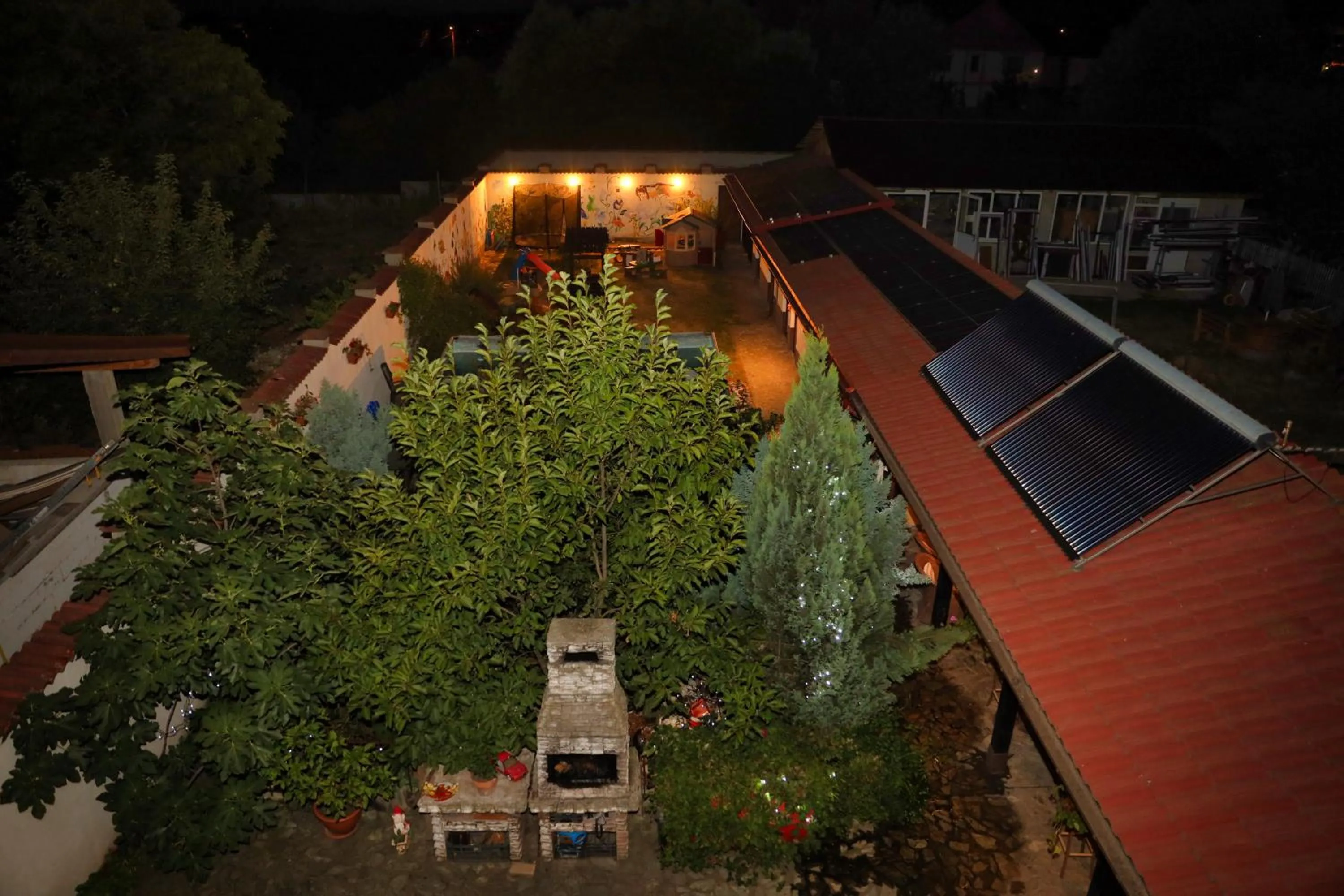 BBQ facilities in Pensiunea Giovani