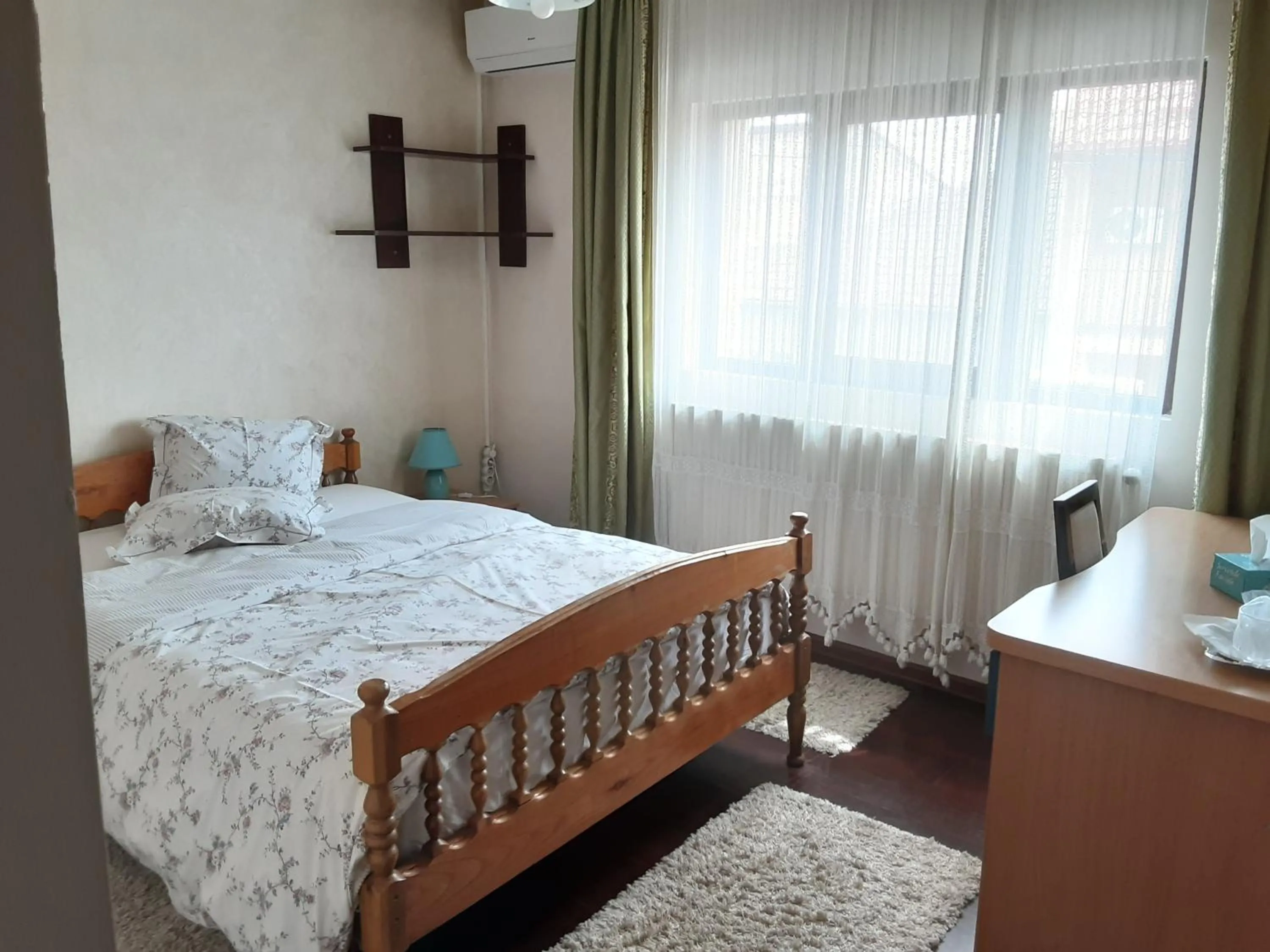 Photo of the whole room, Bed in Pensiunea Giovani
