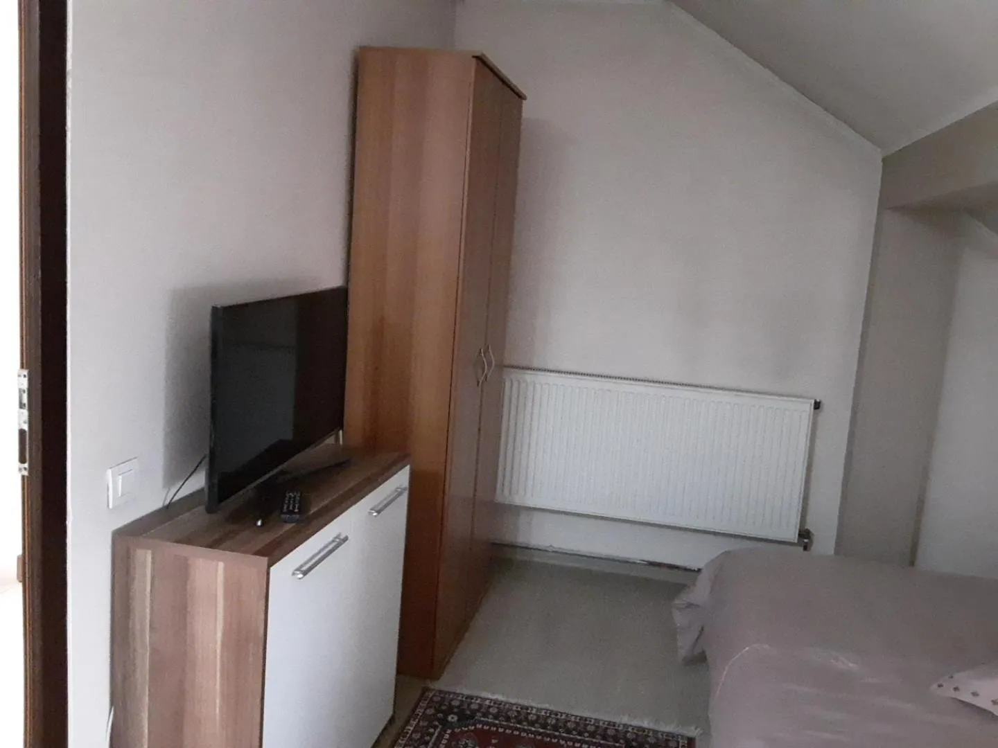 Library, Bed in Pensiunea Giovani