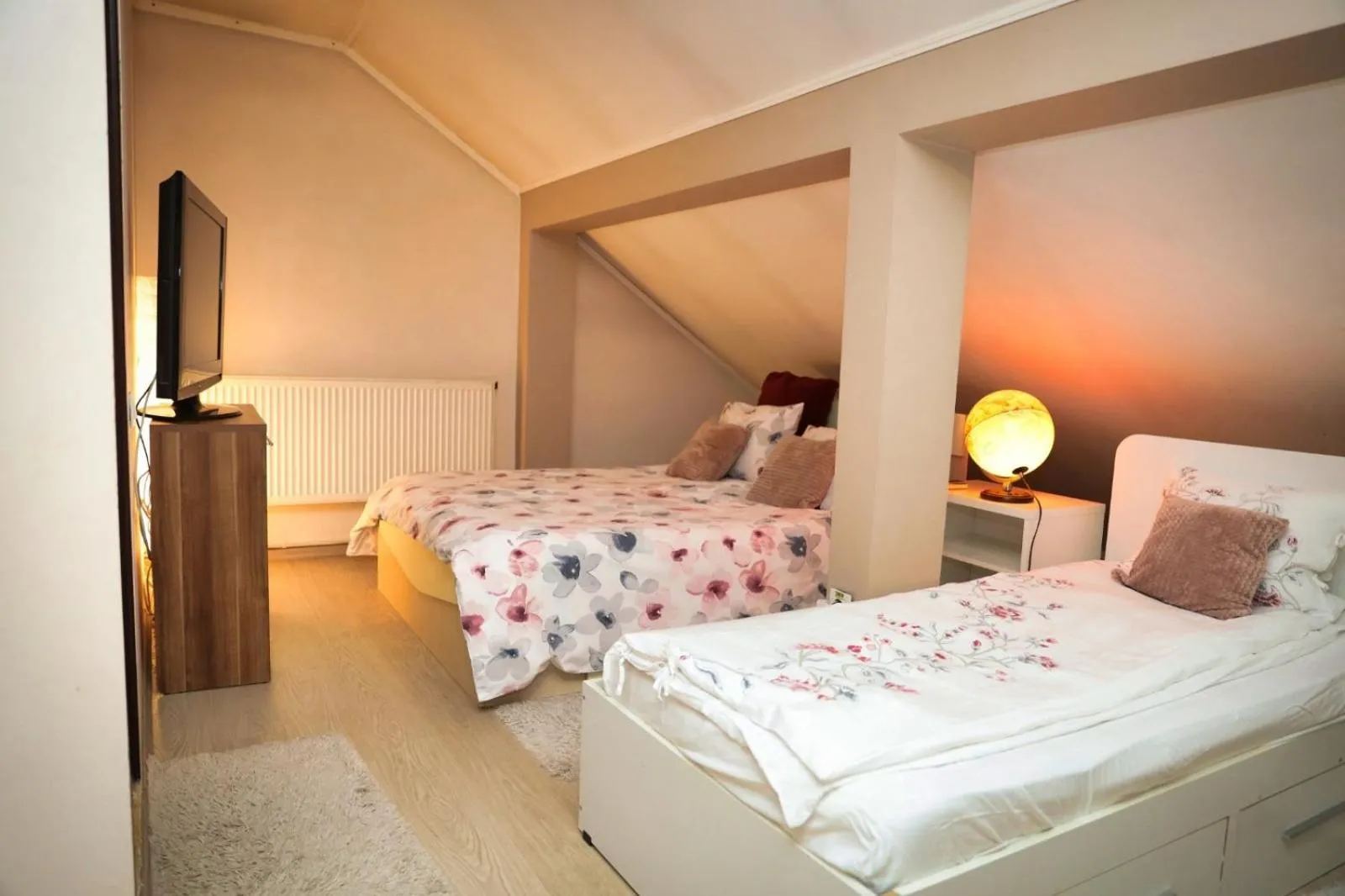 Bed in Pensiunea Giovani
