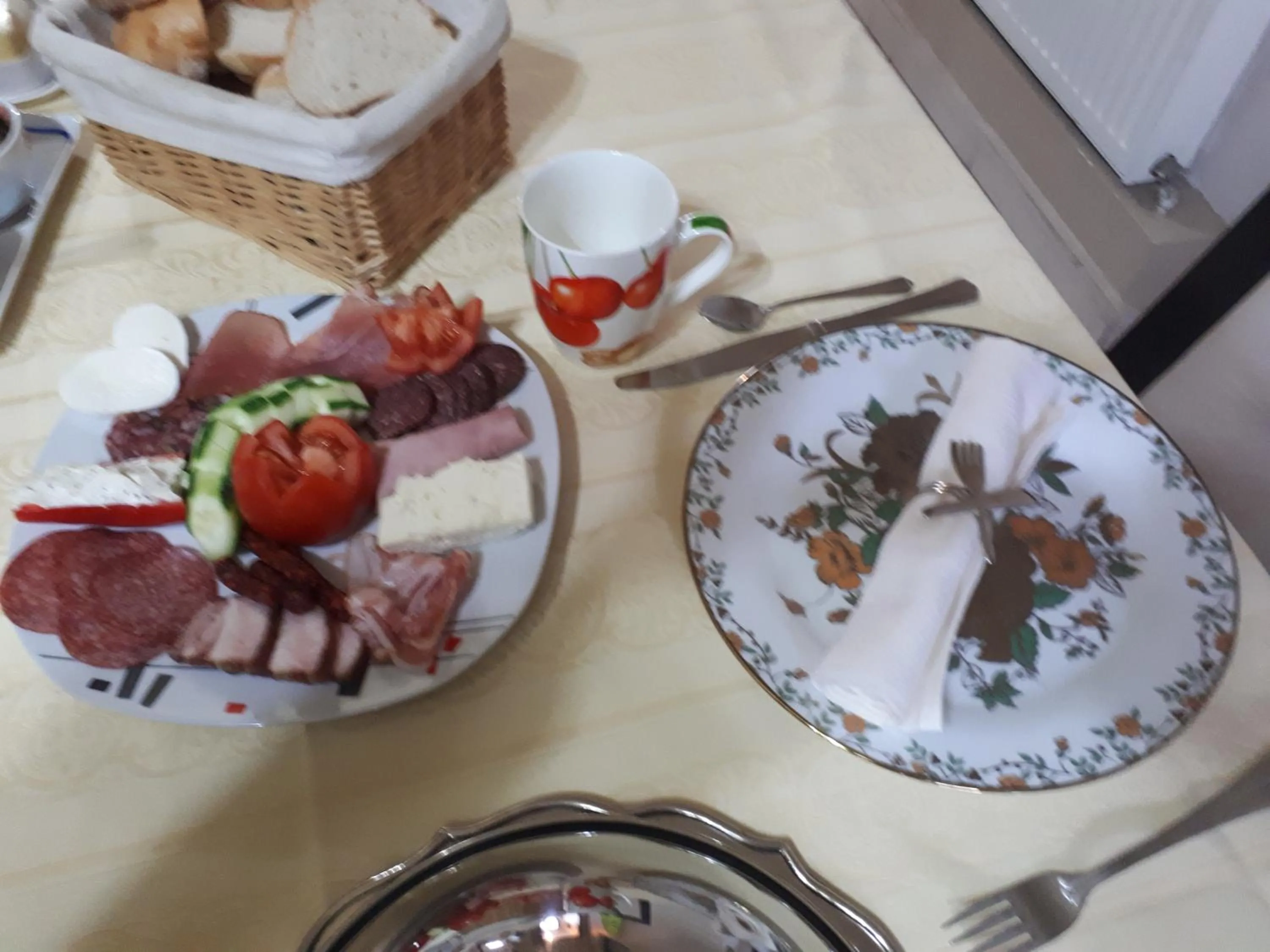 Continental breakfast in Pensiunea Giovani