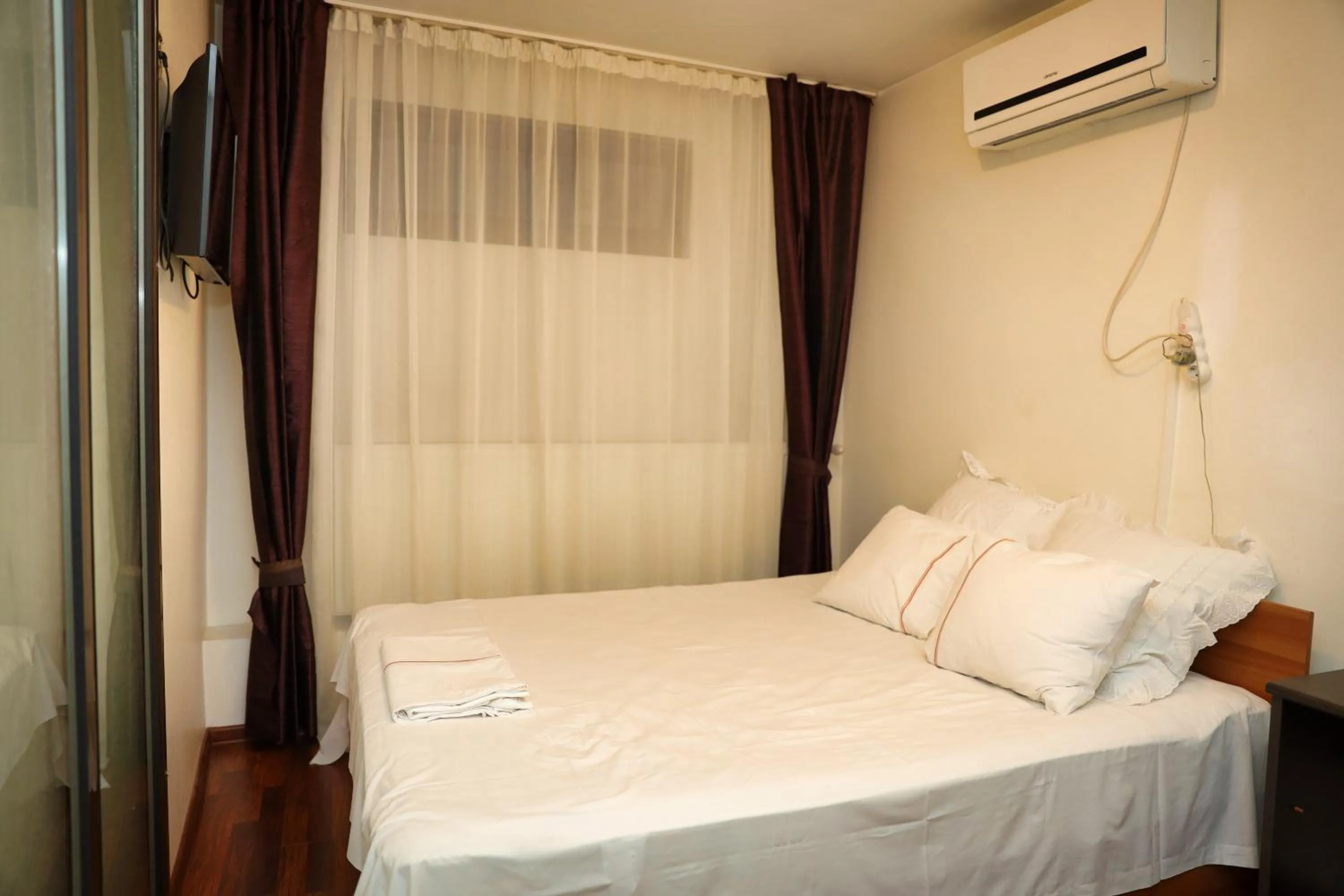 Bed in Pensiunea Giovani