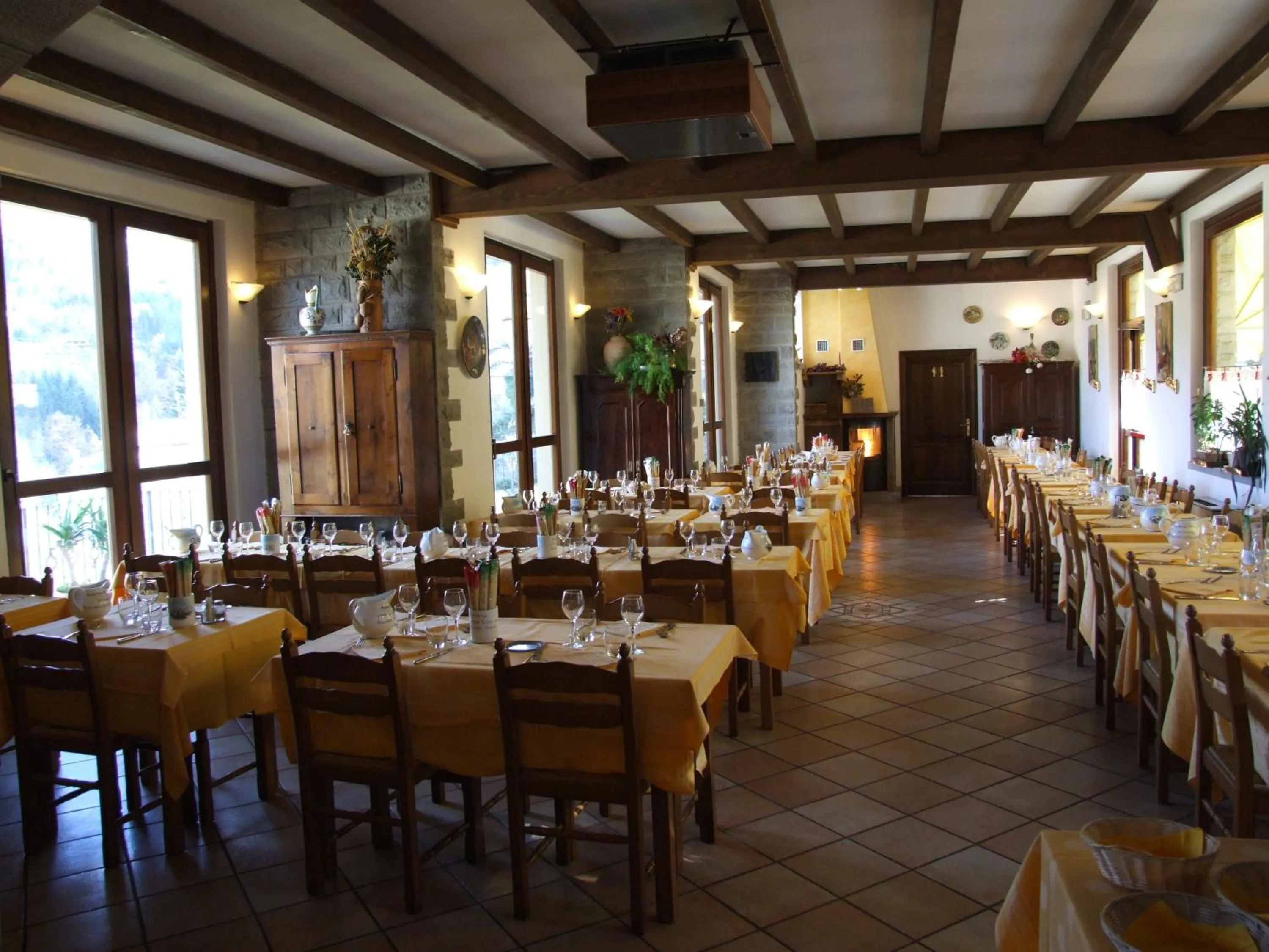 Restaurant/places to eat in Hotel Cimone