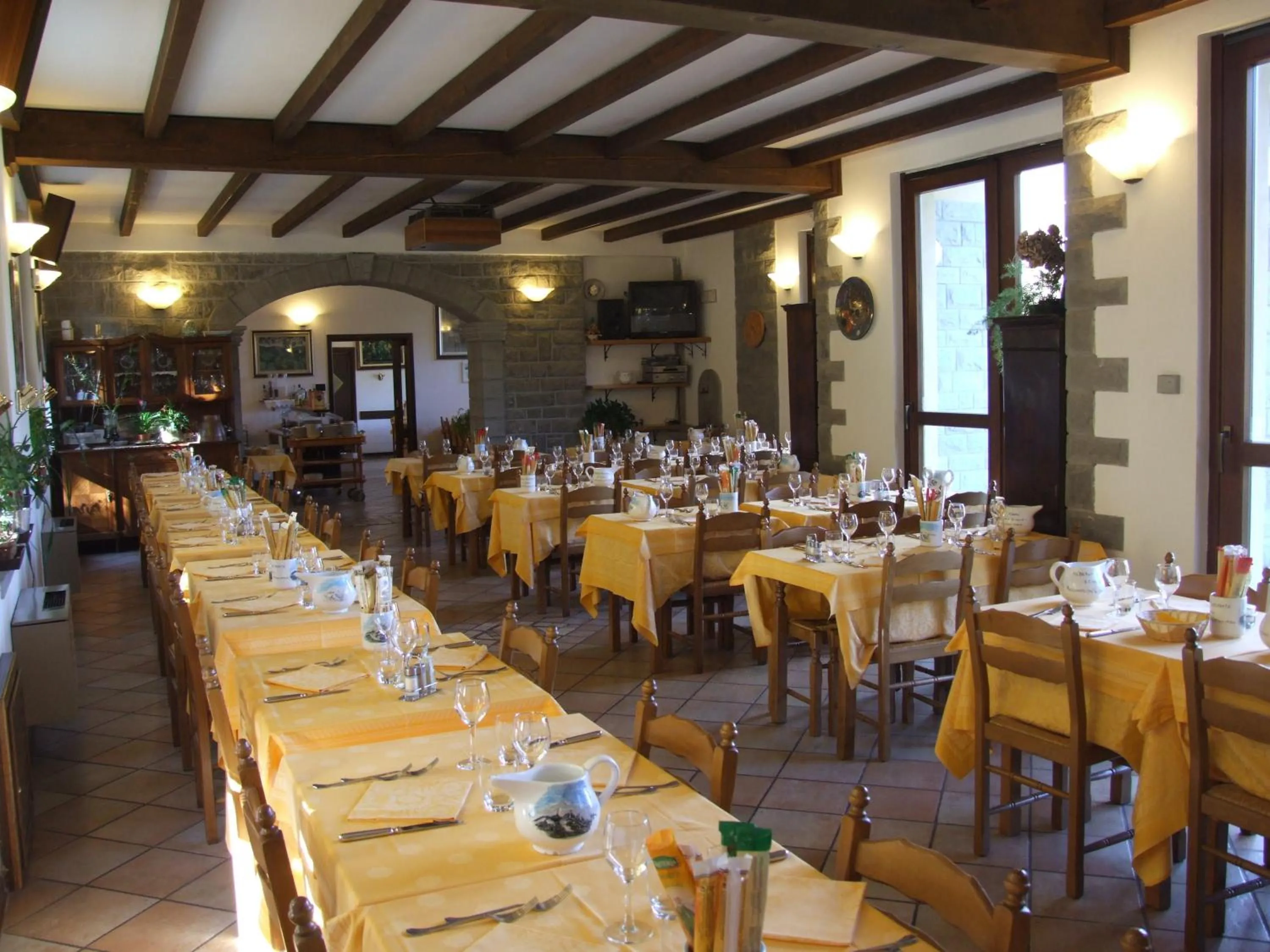 Restaurant/places to eat in Hotel Cimone