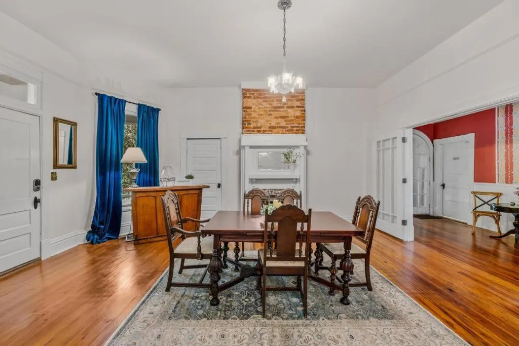 Veranda Historic Inn