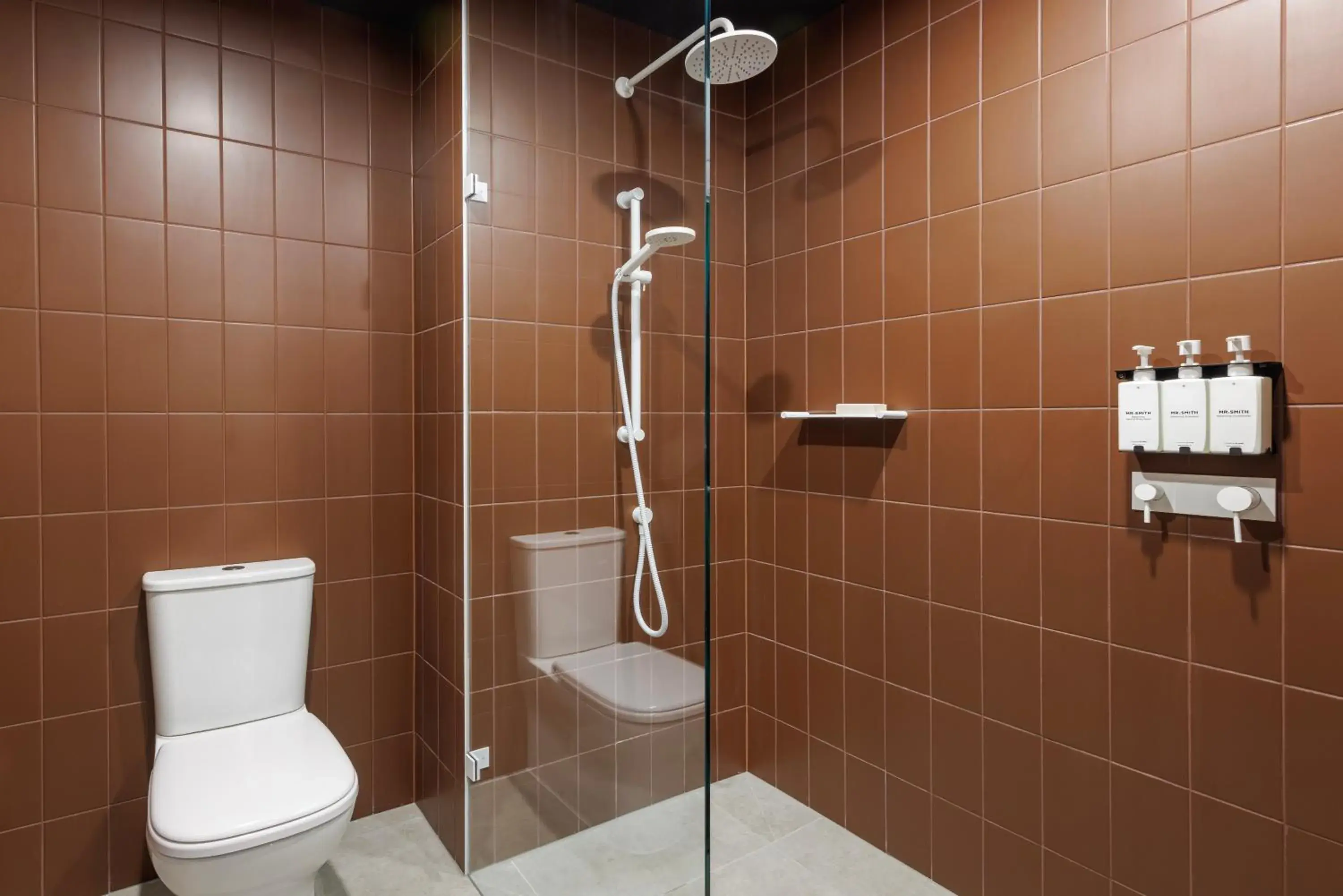 Shower in Veriu Queen Victoria Market Shower in Veriu Queen Victoria Market