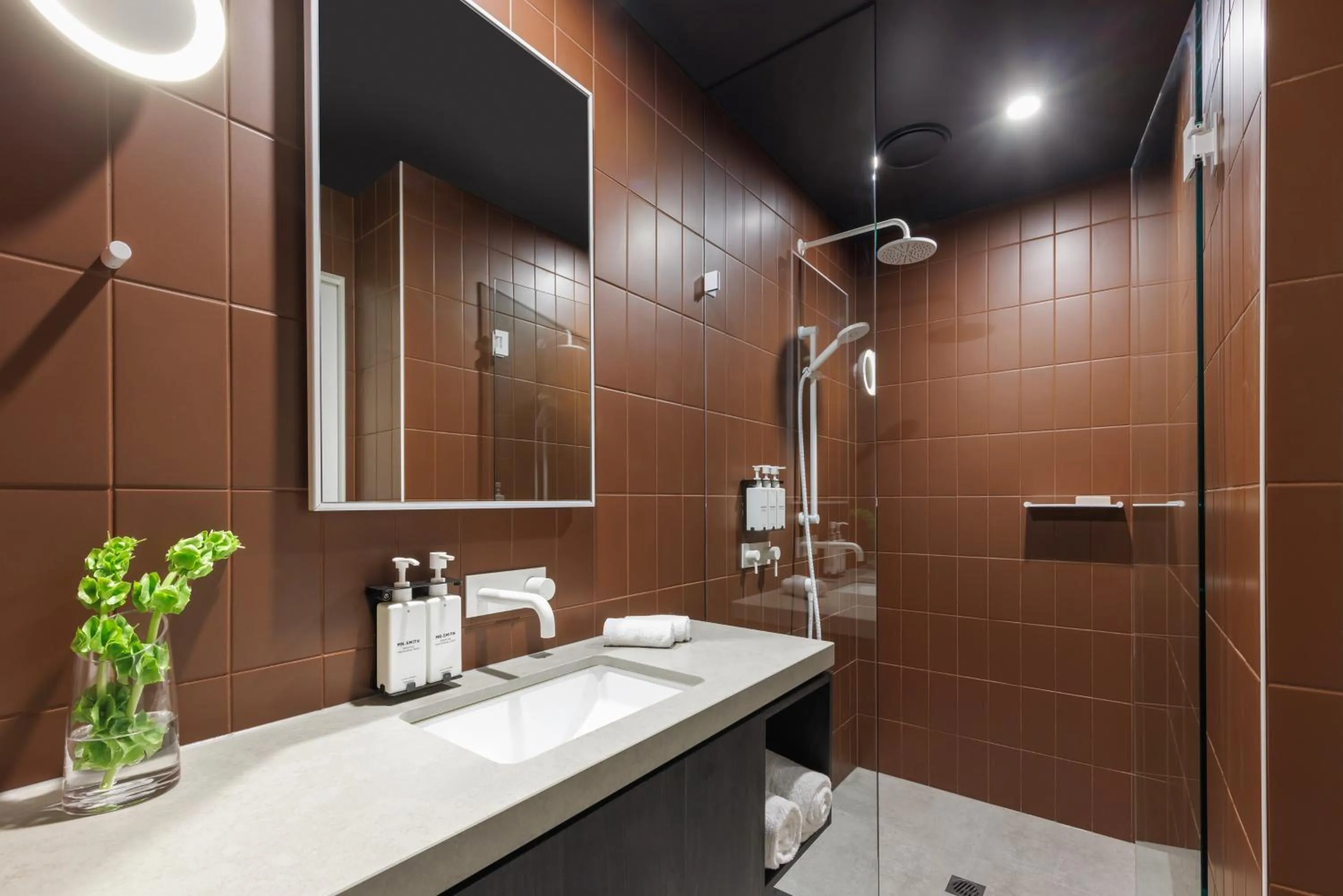 Bathroom in Veriu Queen Victoria Market