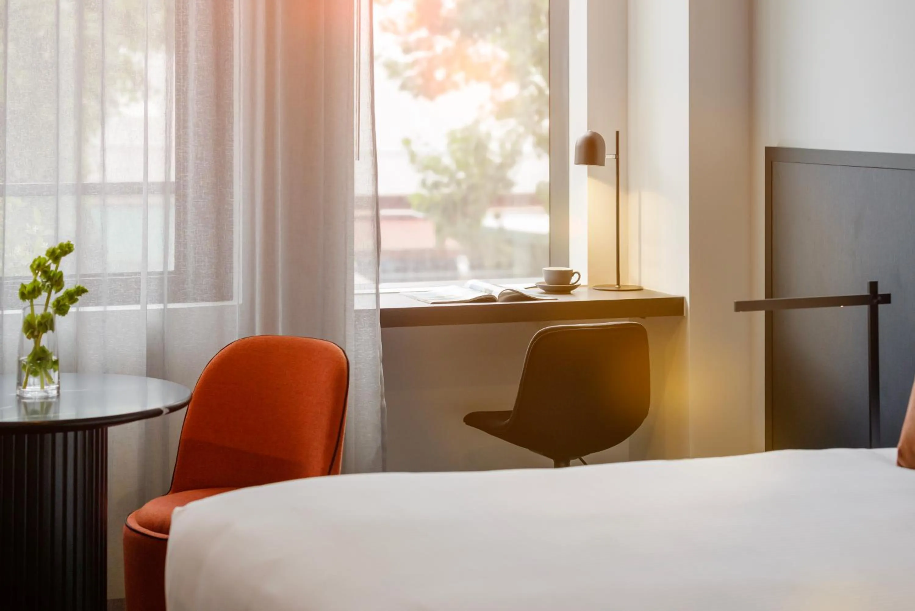 Dining area, Bed in Veriu Queen Victoria Market