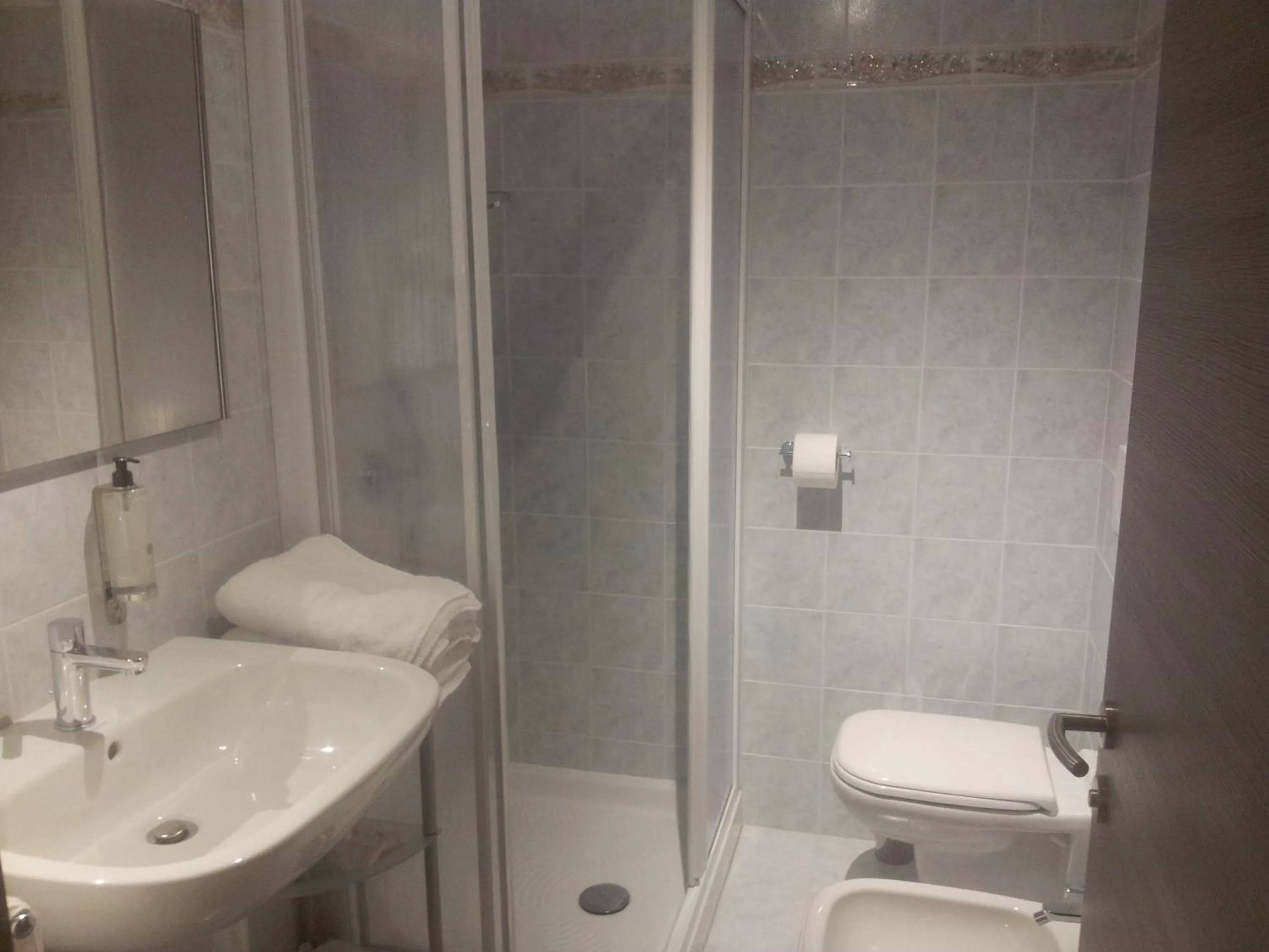 Shower in B&B Le tre chiavi