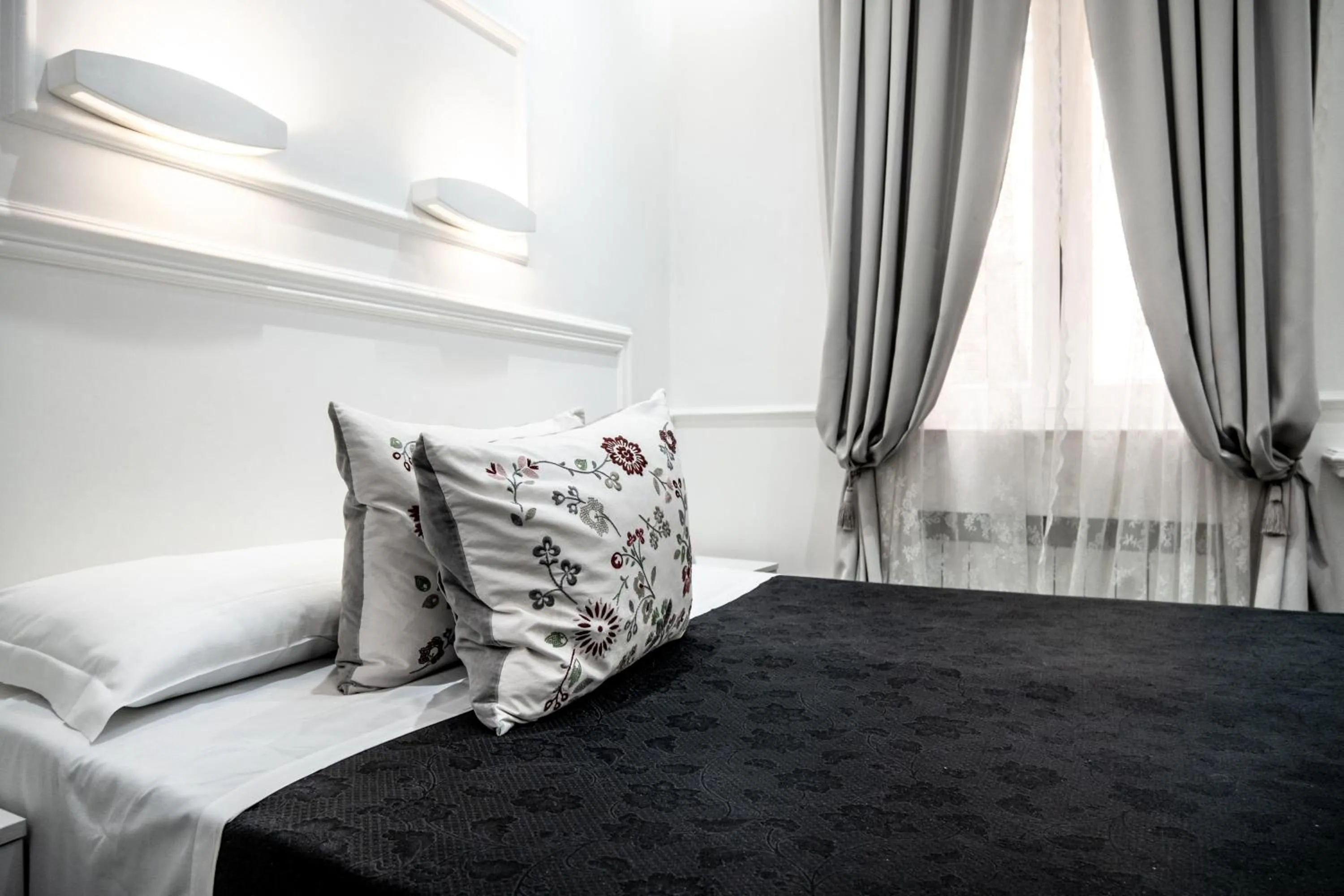 Photo of the whole room, Bed in L'antica Locanda Dell'Orso