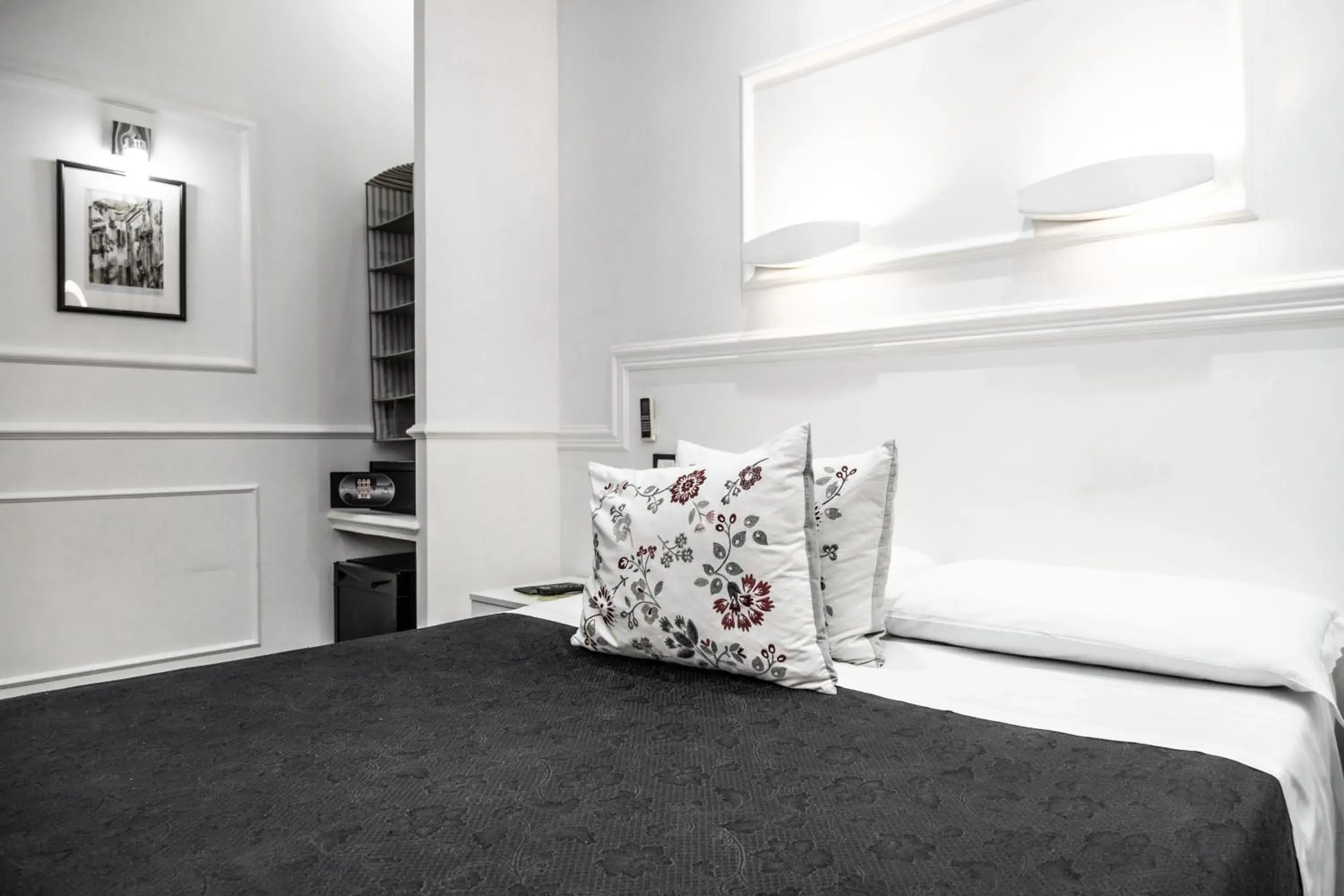 Photo of the whole room, Bed in L'antica Locanda Dell'Orso Photo of the whole room, Bed in L'antica Locanda Dell'Orso