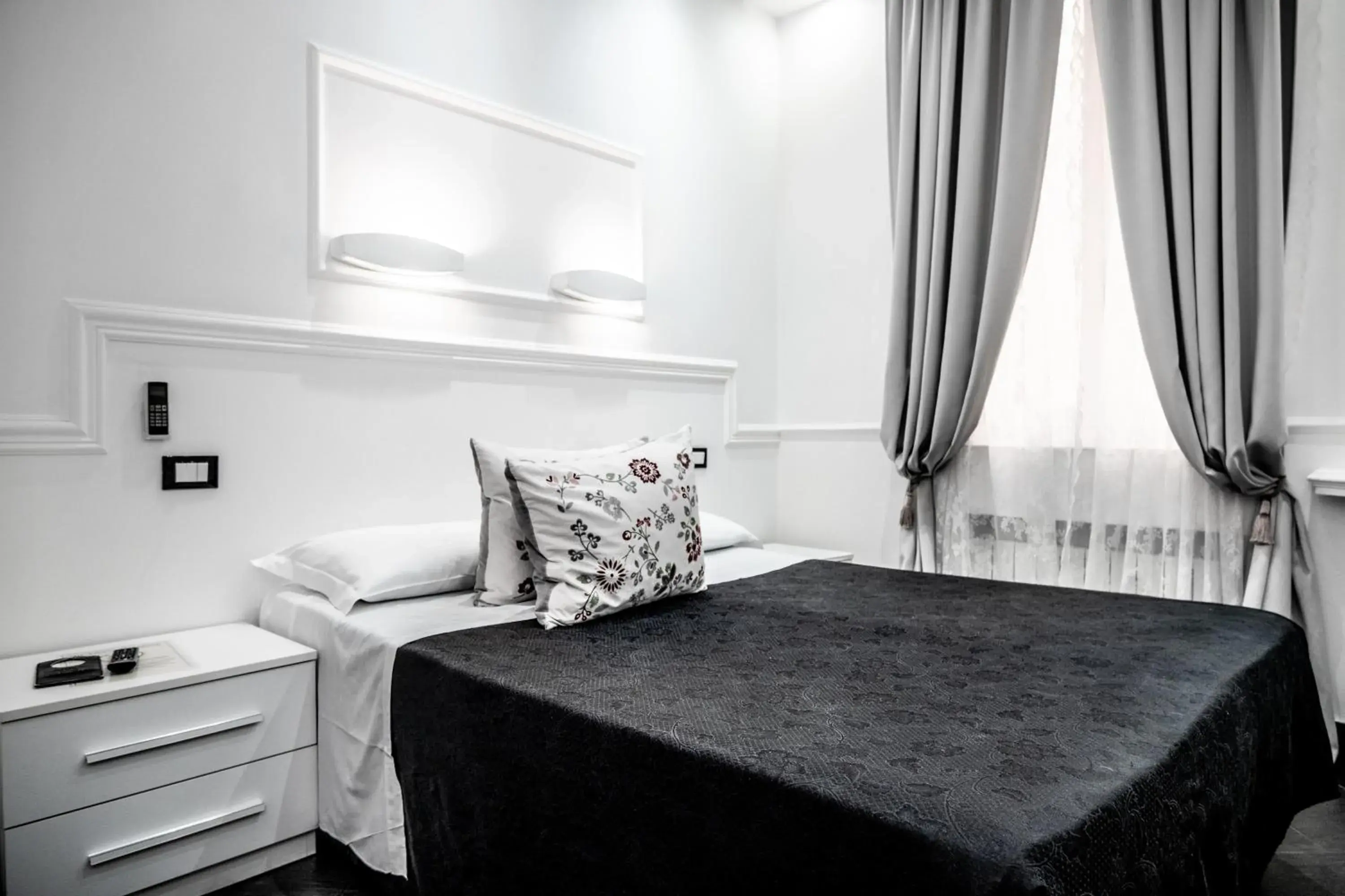 Photo of the whole room, Bed in L'antica Locanda Dell'Orso Photo of the whole room, Bed in L'antica Locanda Dell'Orso