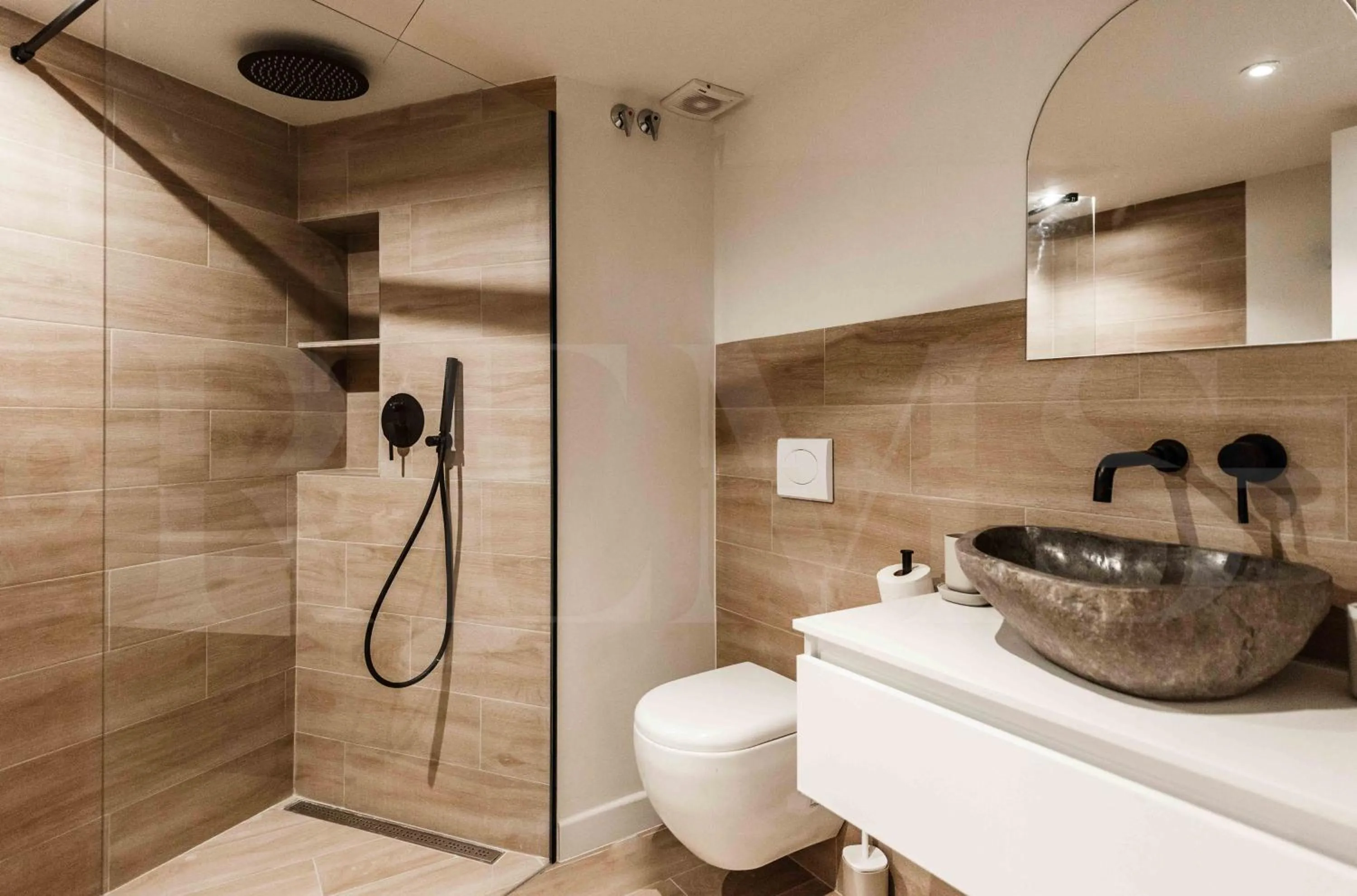 Spacious Soho Apartment with Parking REMS