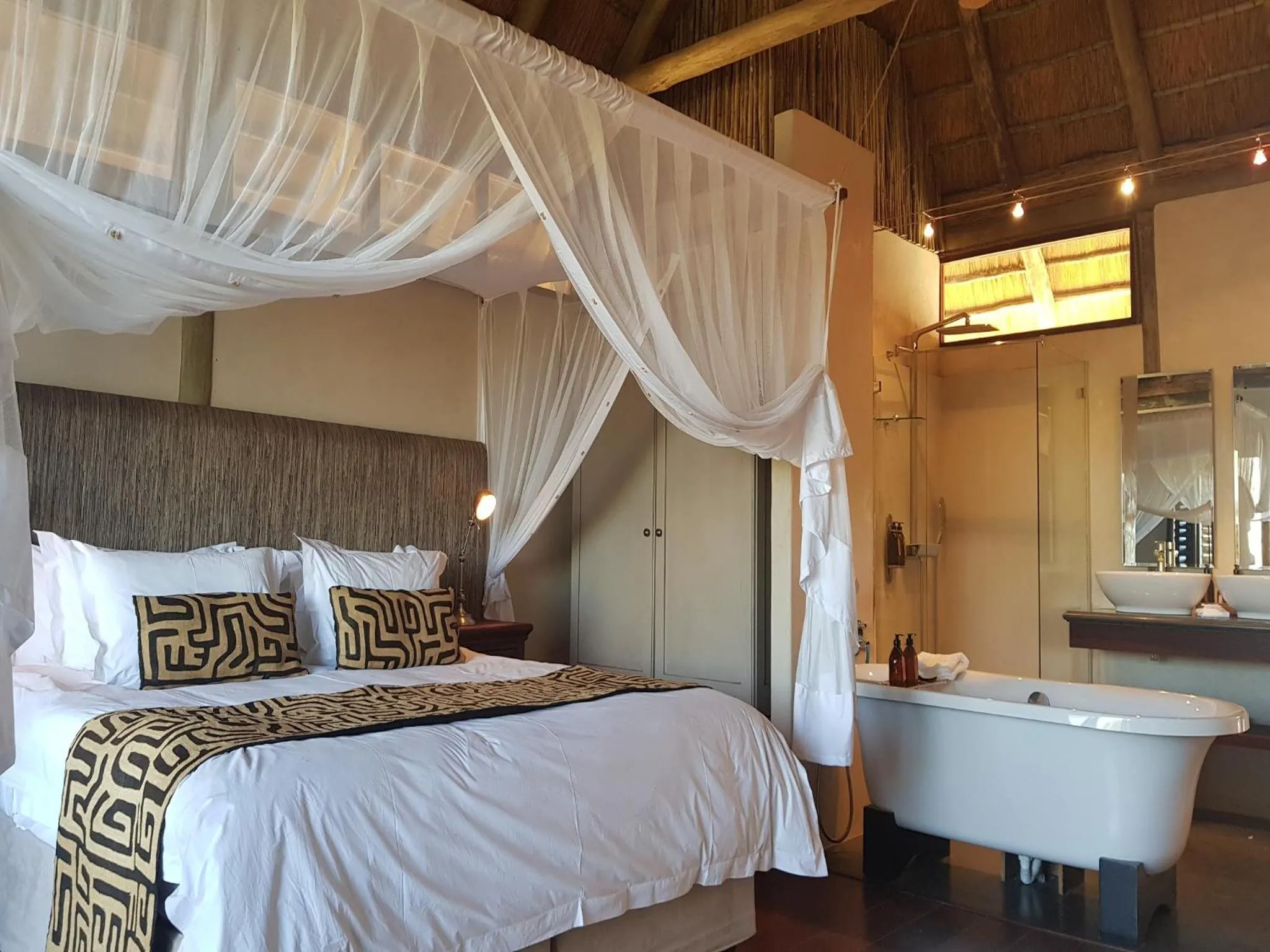 Bed in Tutwa Desert Lodge