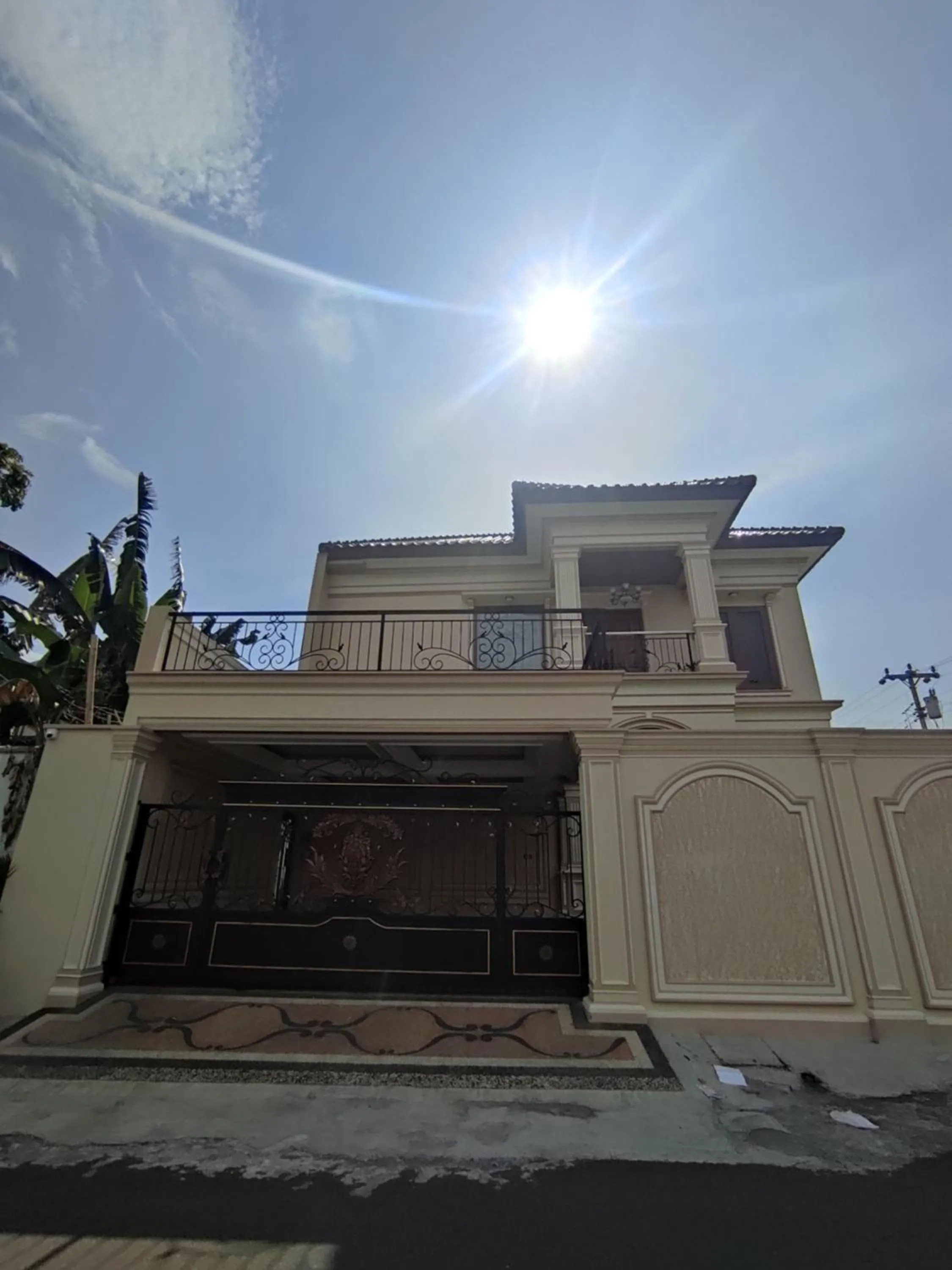 Villa Syariah Muvida dengan Kolam Renang di Tengah Kota
