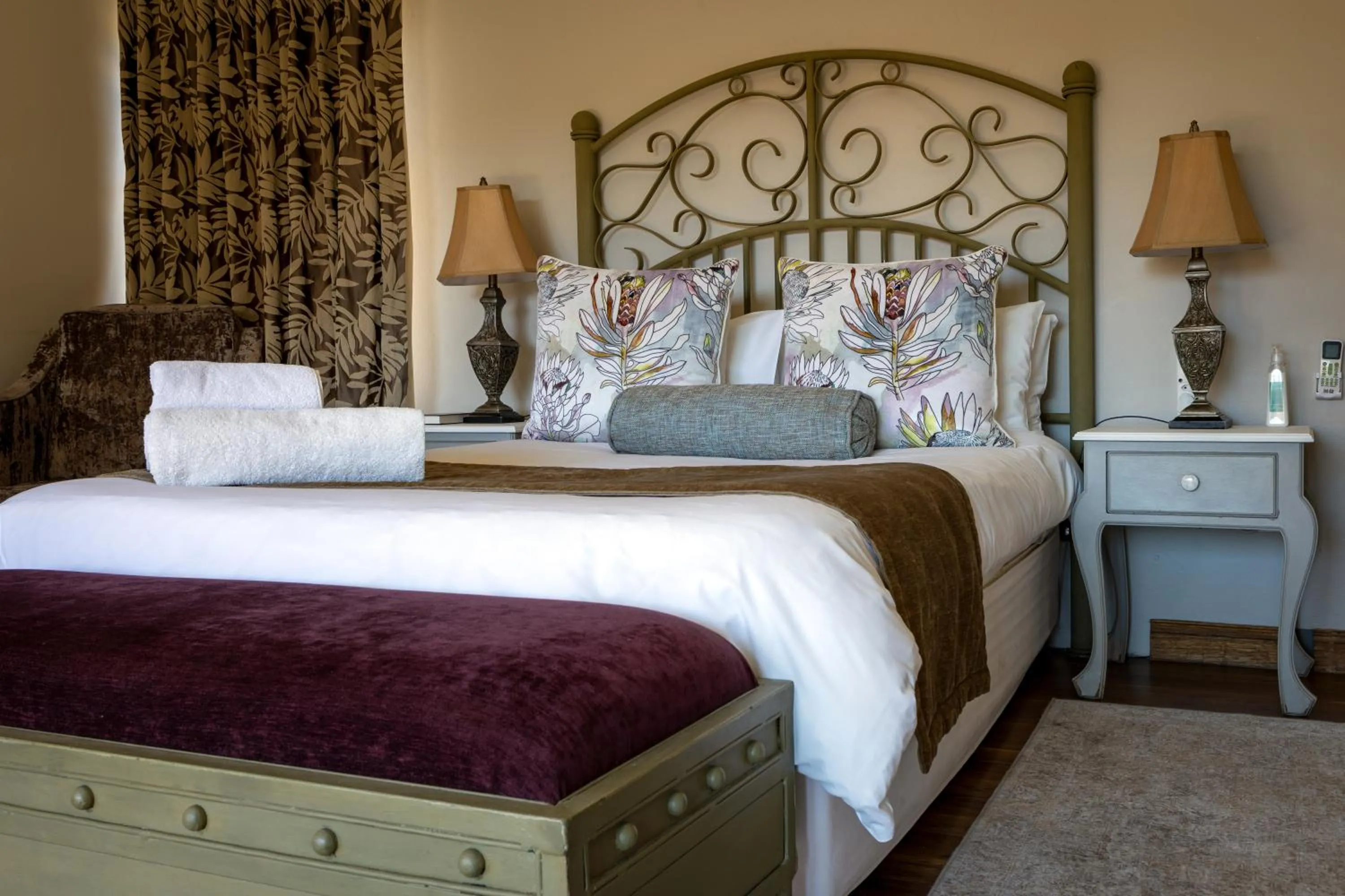 Toilet, Bed in Solo Gracia Guesthouse