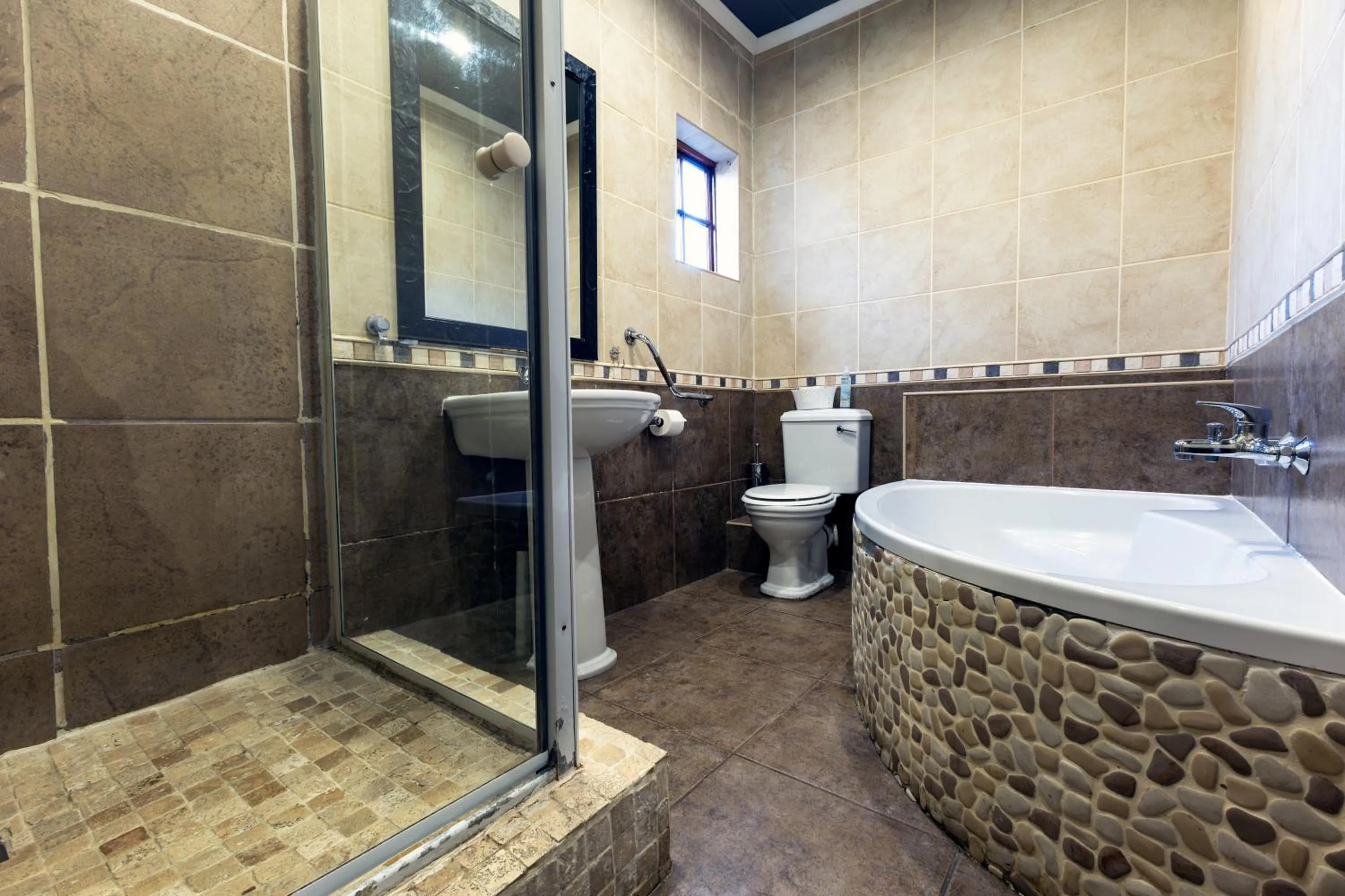 Shower in Solo Gracia Guesthouse