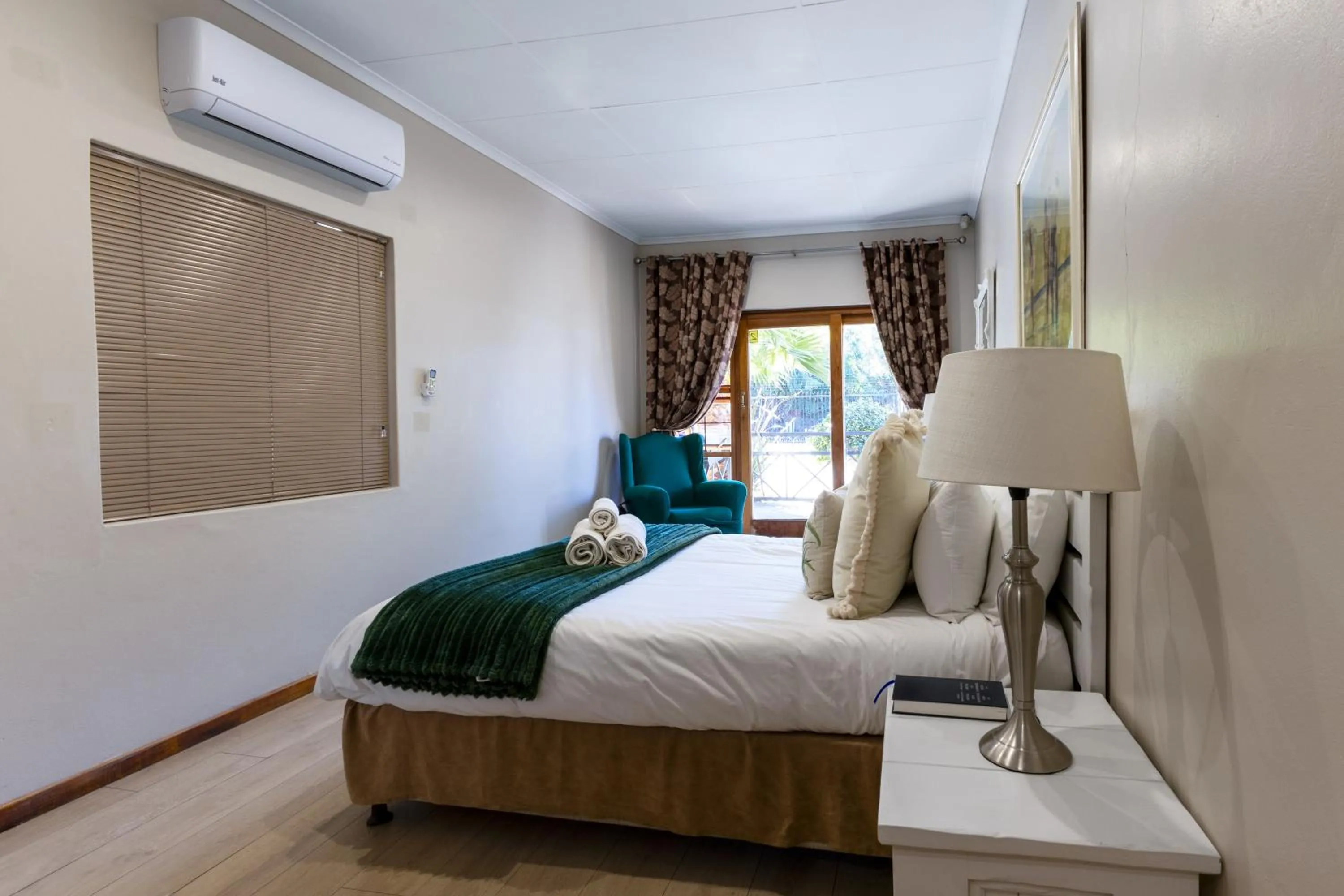 TV and multimedia, Bed in Solo Gracia Guesthouse