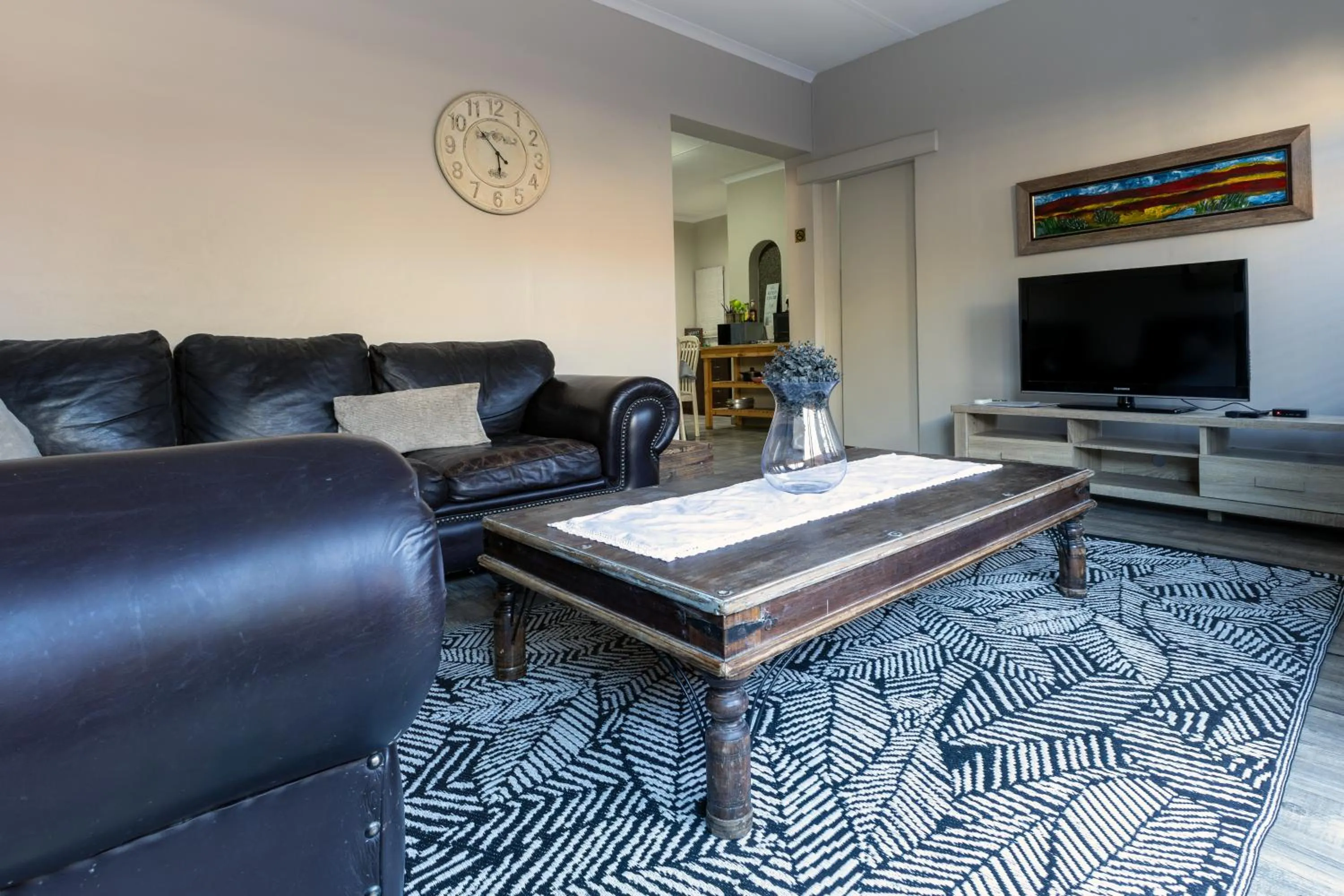 TV and multimedia in Solo Gracia Guesthouse