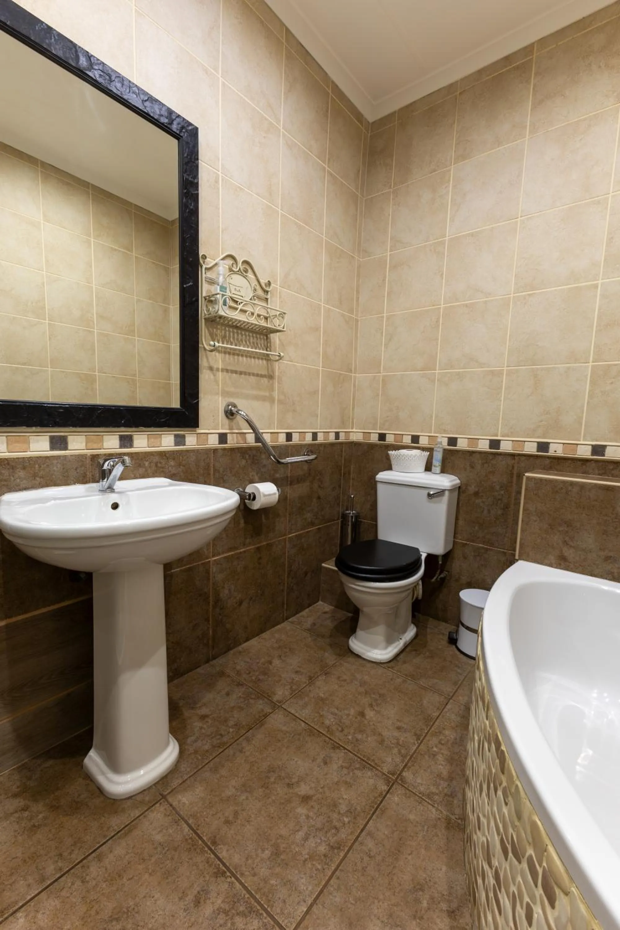 Shower in Solo Gracia Guesthouse