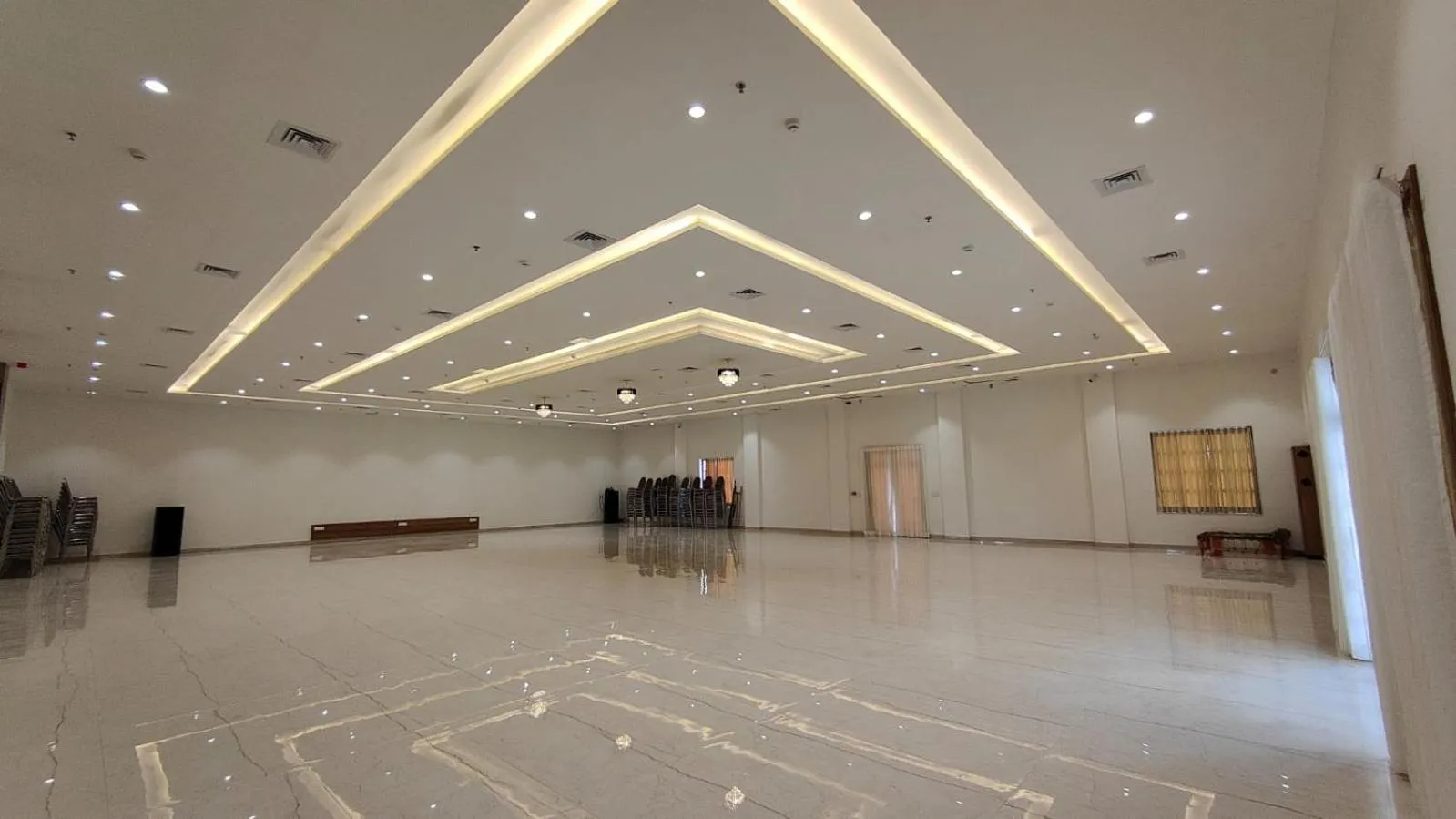 Banquet/Function facilities in Asopalav Lawns