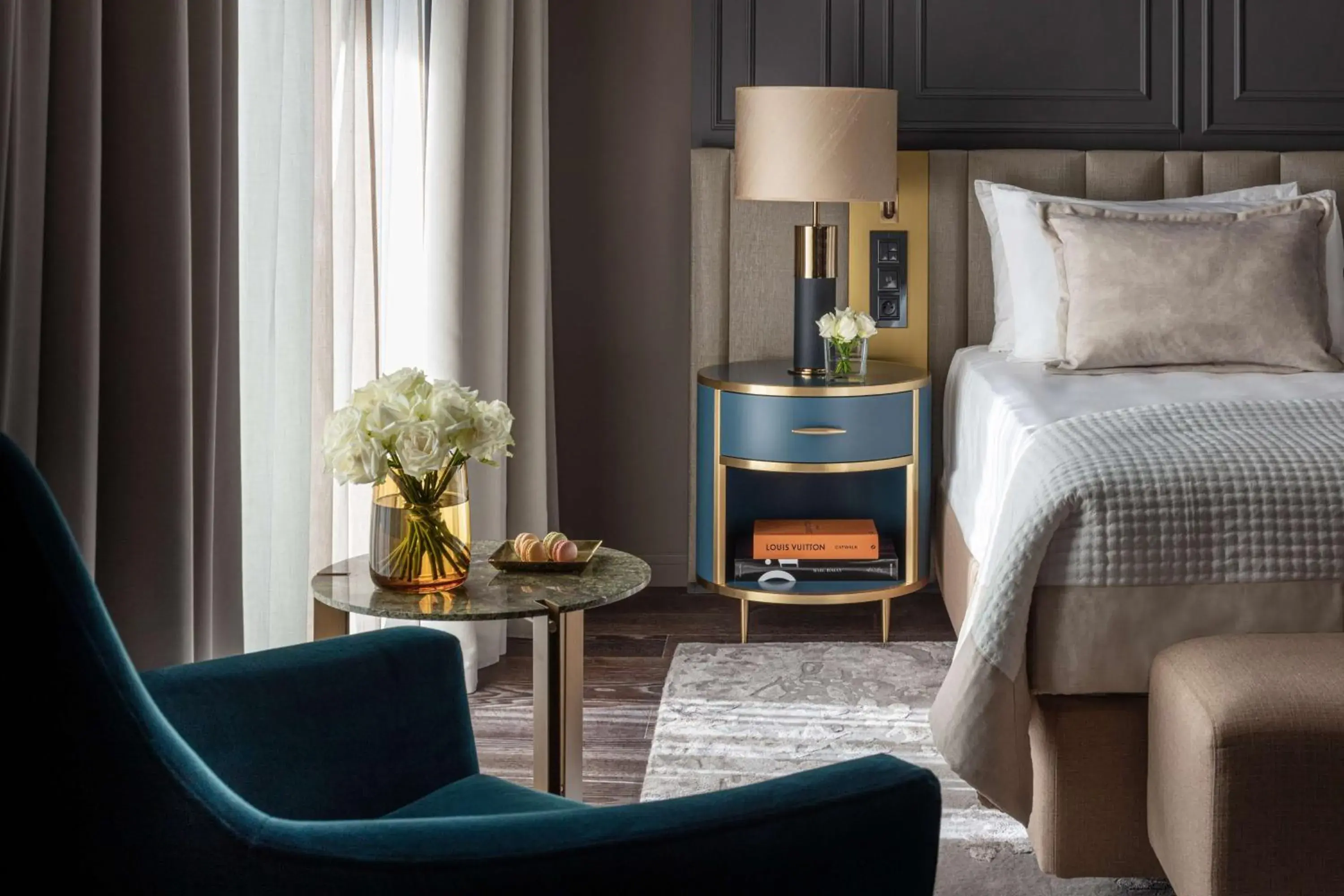 Bedroom, Bed in Anantara Plaza Nice Hotel - A Leading Hotel of the World Bedroom, Bed in Anantara Plaza Nice Hotel - A Leading Hotel of the World