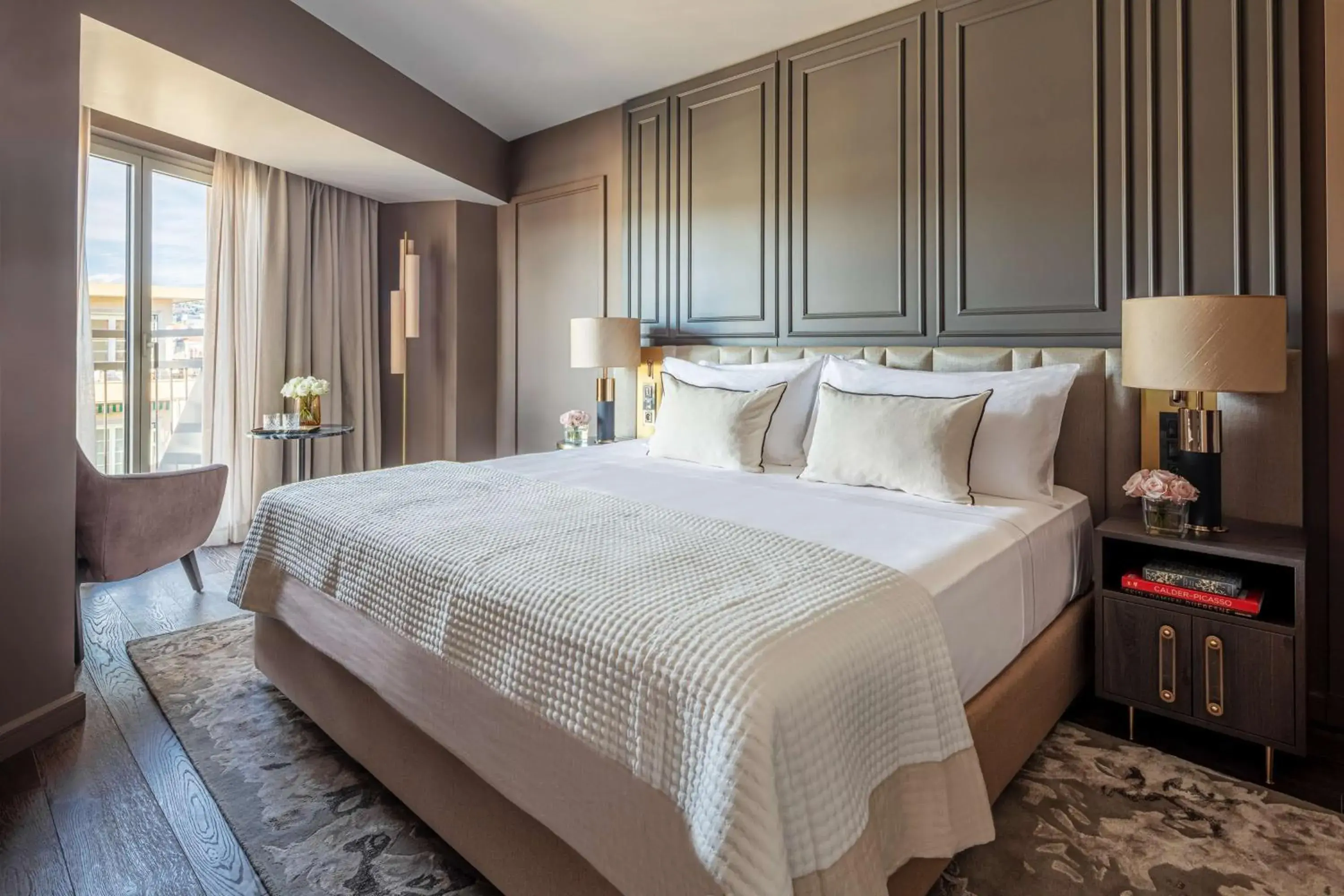 Bedroom, Bed in Anantara Plaza Nice Hotel - A Leading Hotel of the World Bedroom, Bed in Anantara Plaza Nice Hotel - A Leading Hotel of the World