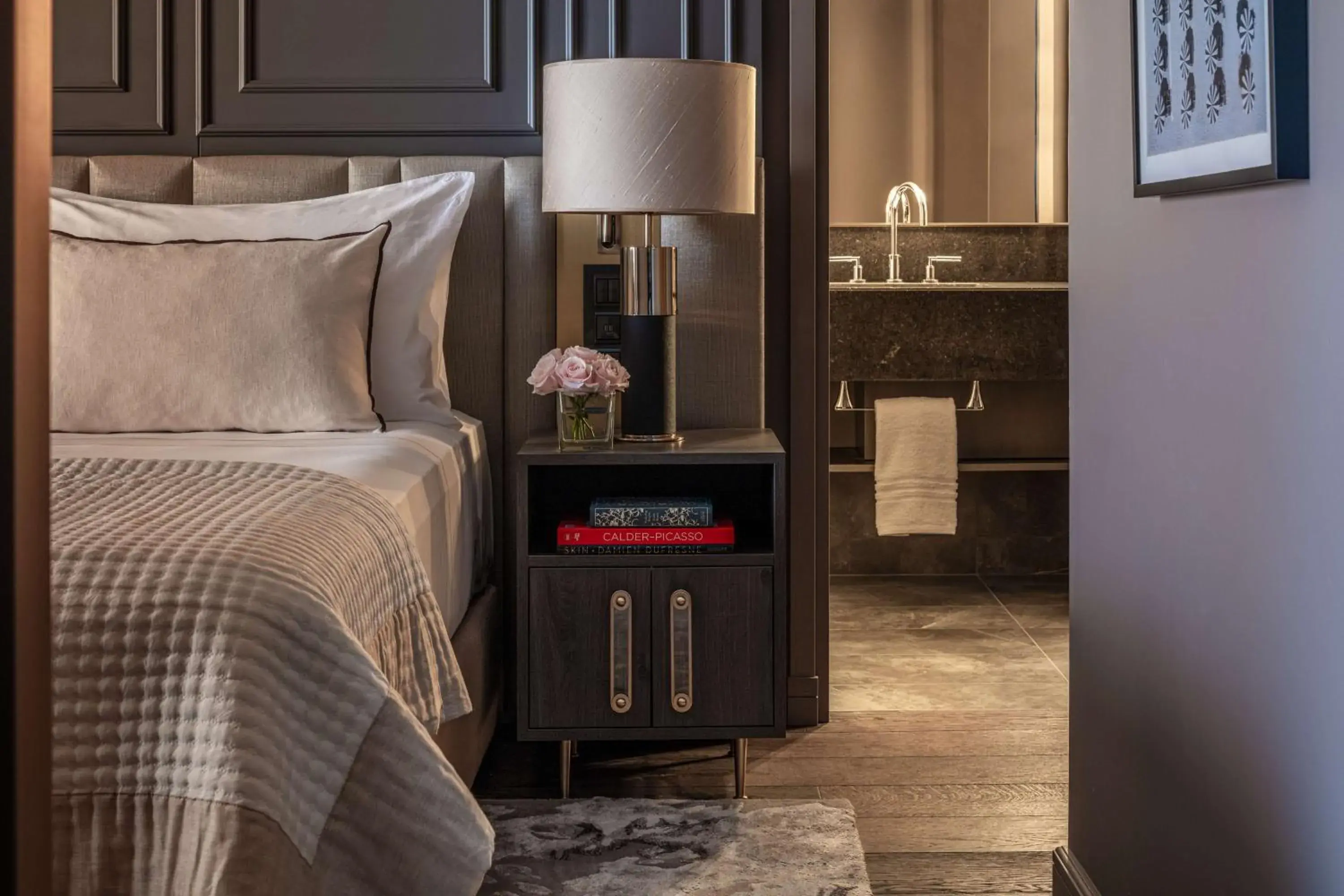 Bedroom, Bed in Anantara Plaza Nice Hotel - A Leading Hotel of the World Bedroom, Bed in Anantara Plaza Nice Hotel - A Leading Hotel of the World