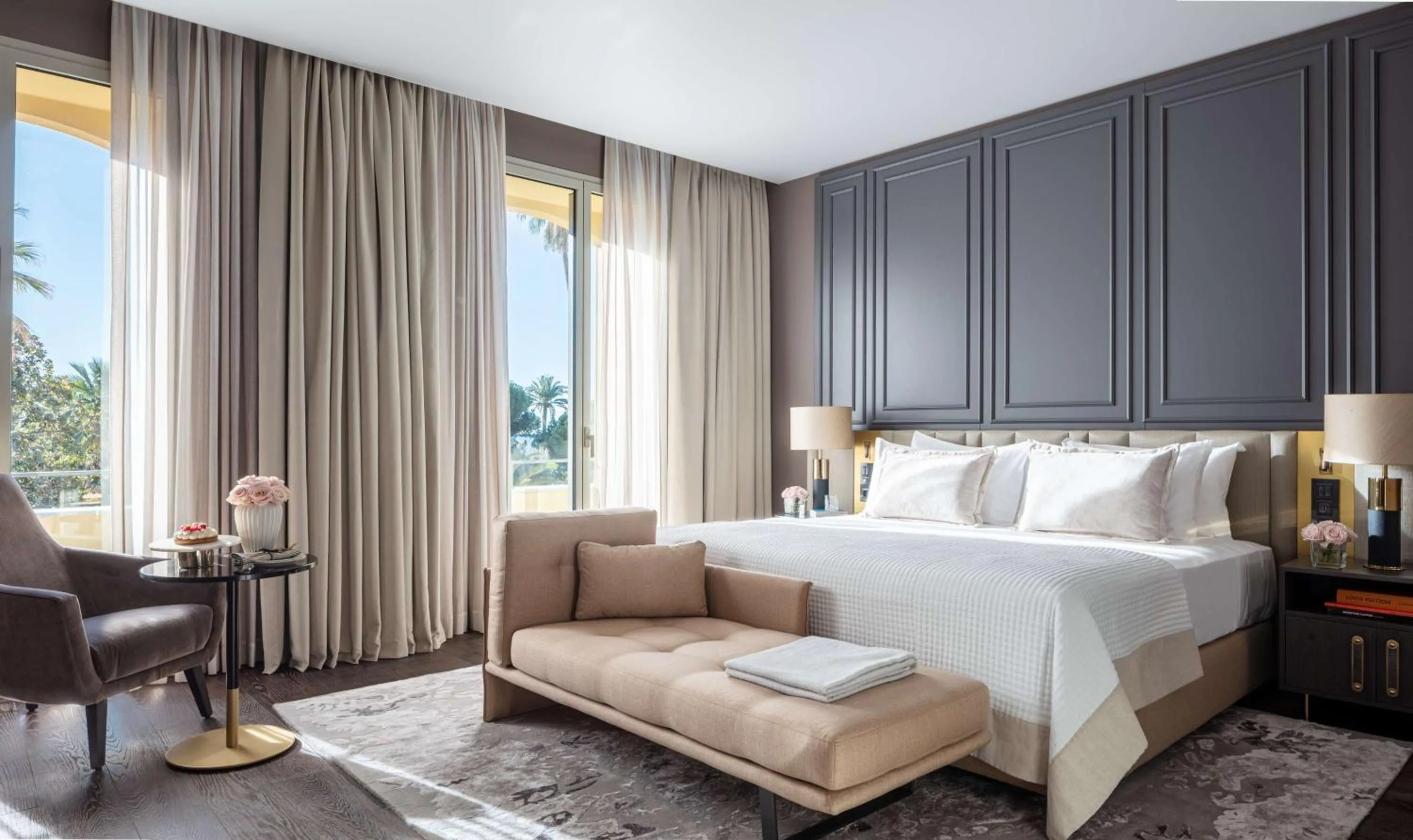 Bedroom, Bed in Anantara Plaza Nice Hotel - A Leading Hotel of the World