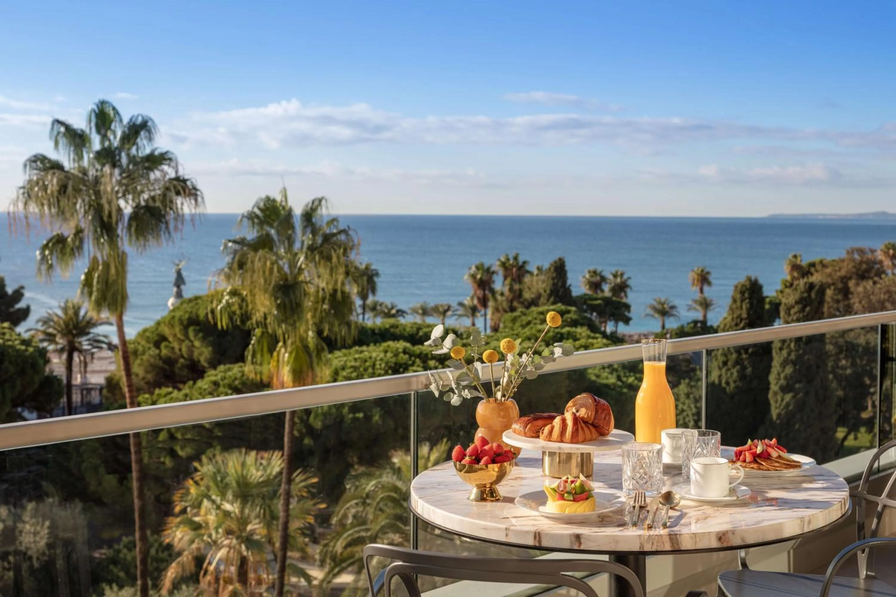 Breakfast in Anantara Plaza Nice Hotel - A Leading Hotel of the World