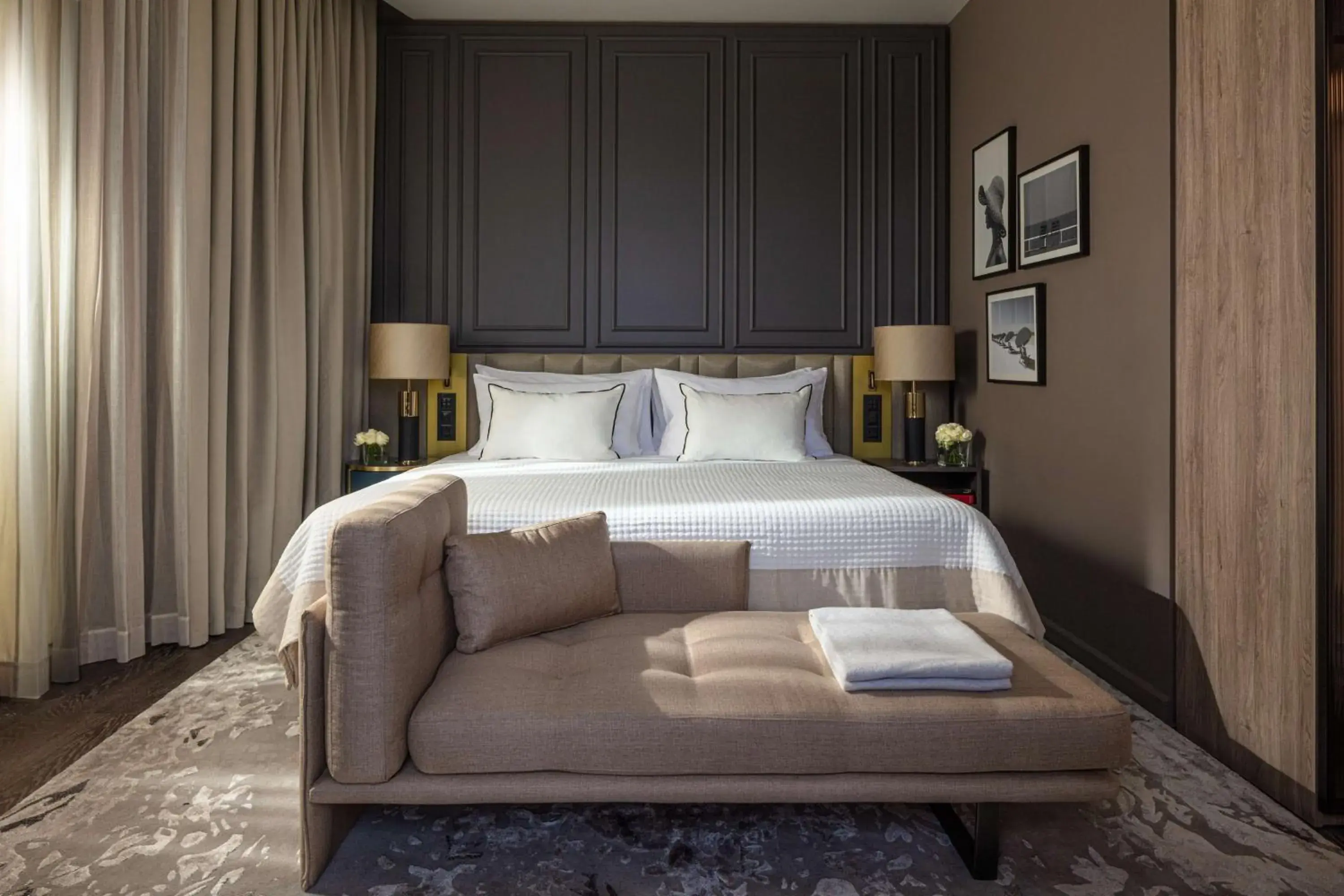 Bedroom, Bed in Anantara Plaza Nice Hotel - A Leading Hotel of the World Bedroom, Bed in Anantara Plaza Nice Hotel - A Leading Hotel of the World