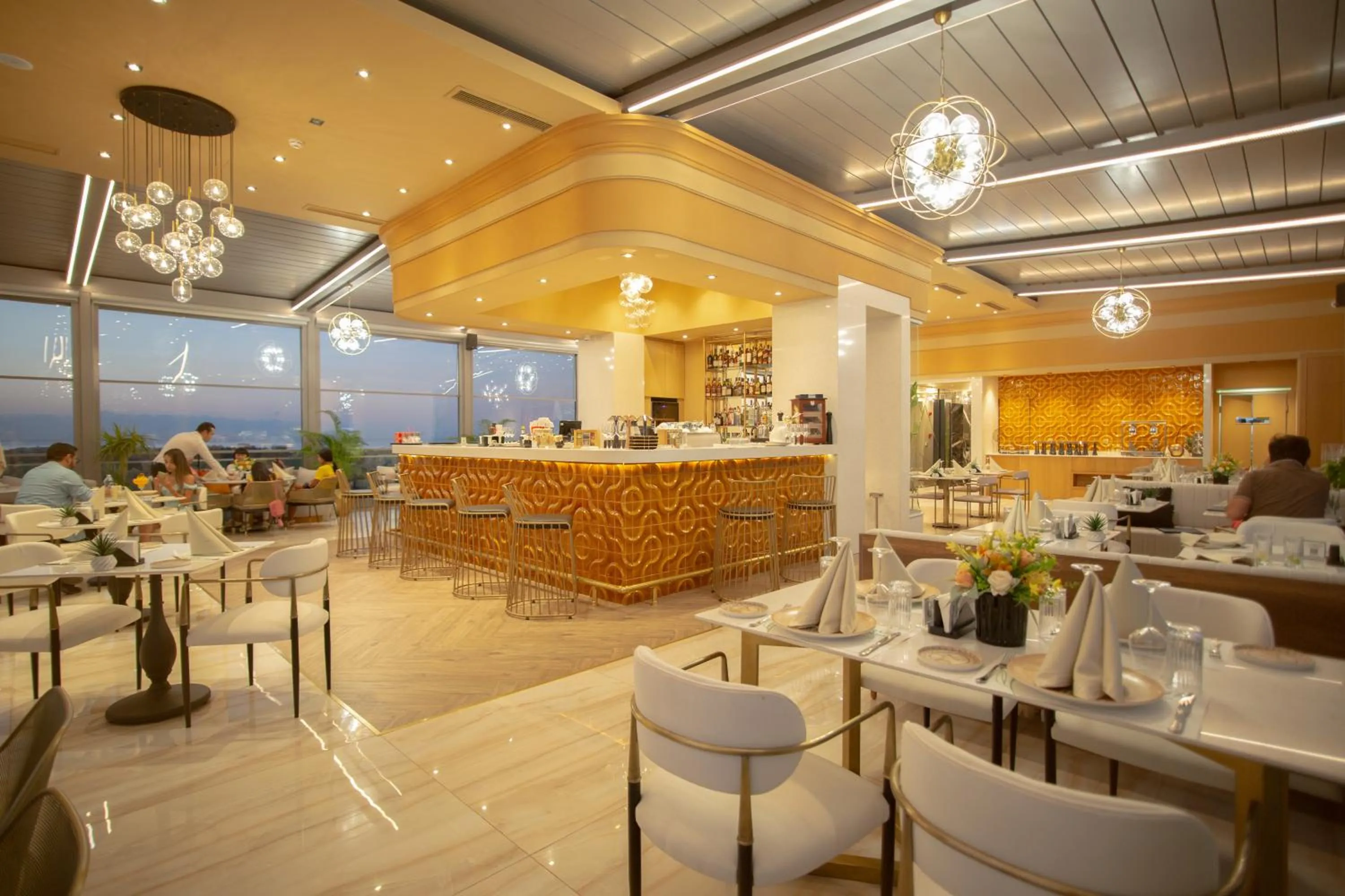 Restaurant/places to eat in La Terrazza Hotel