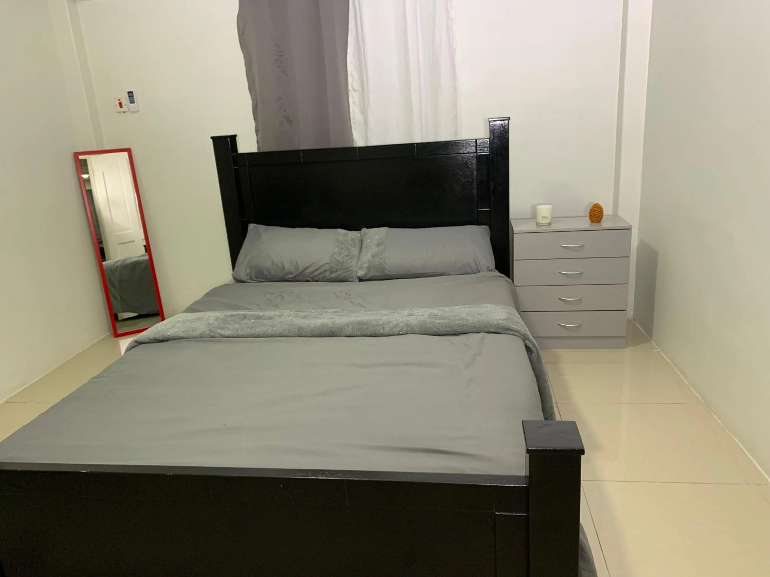 Bed in 2 Bed Apartment - Sleeps 4 - Parking - Wifi