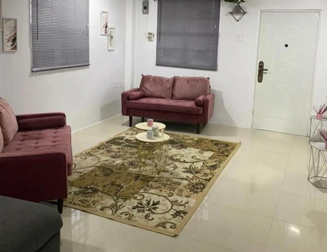 Living room in 2 Bed Apartment - Sleeps 4 - Parking - Wifi
